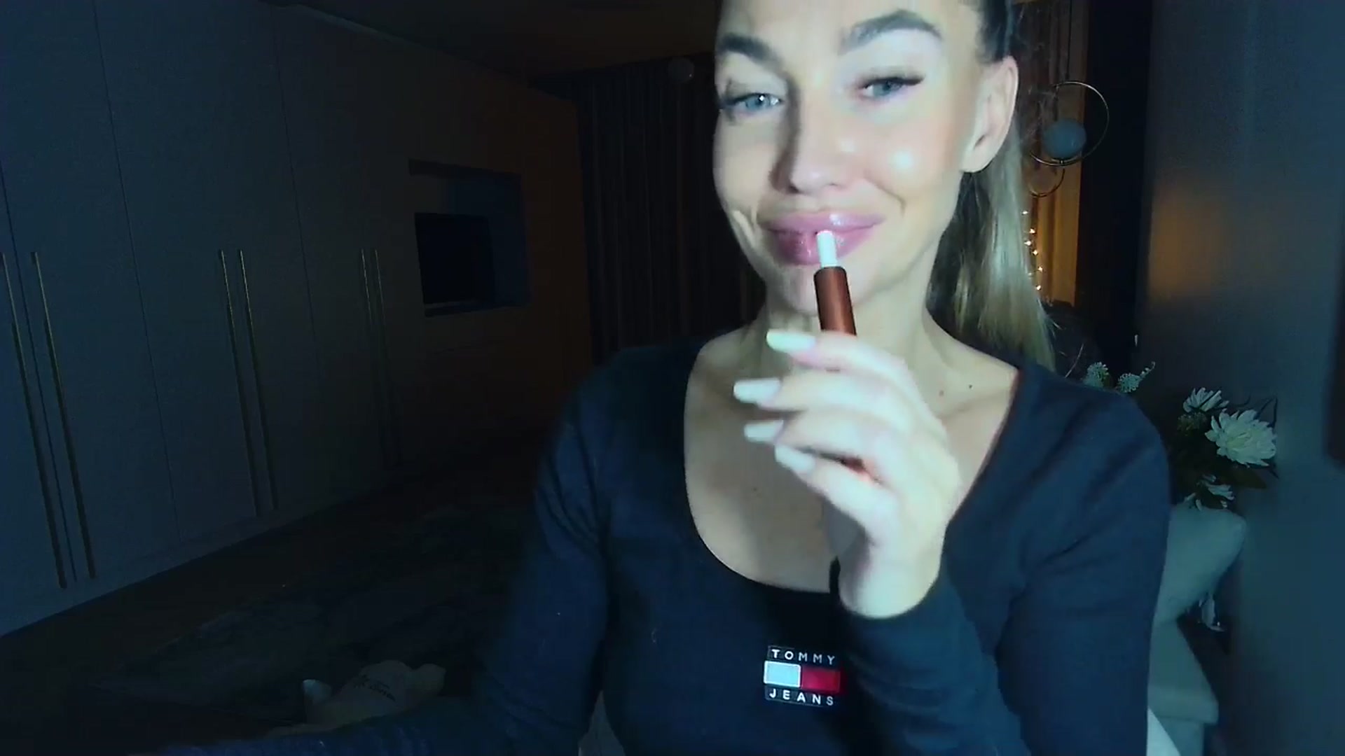 Gallery image thumbnail from Mystery_C's myfreecams stream on, 12/15/2025, 23:26 image 7 of 20