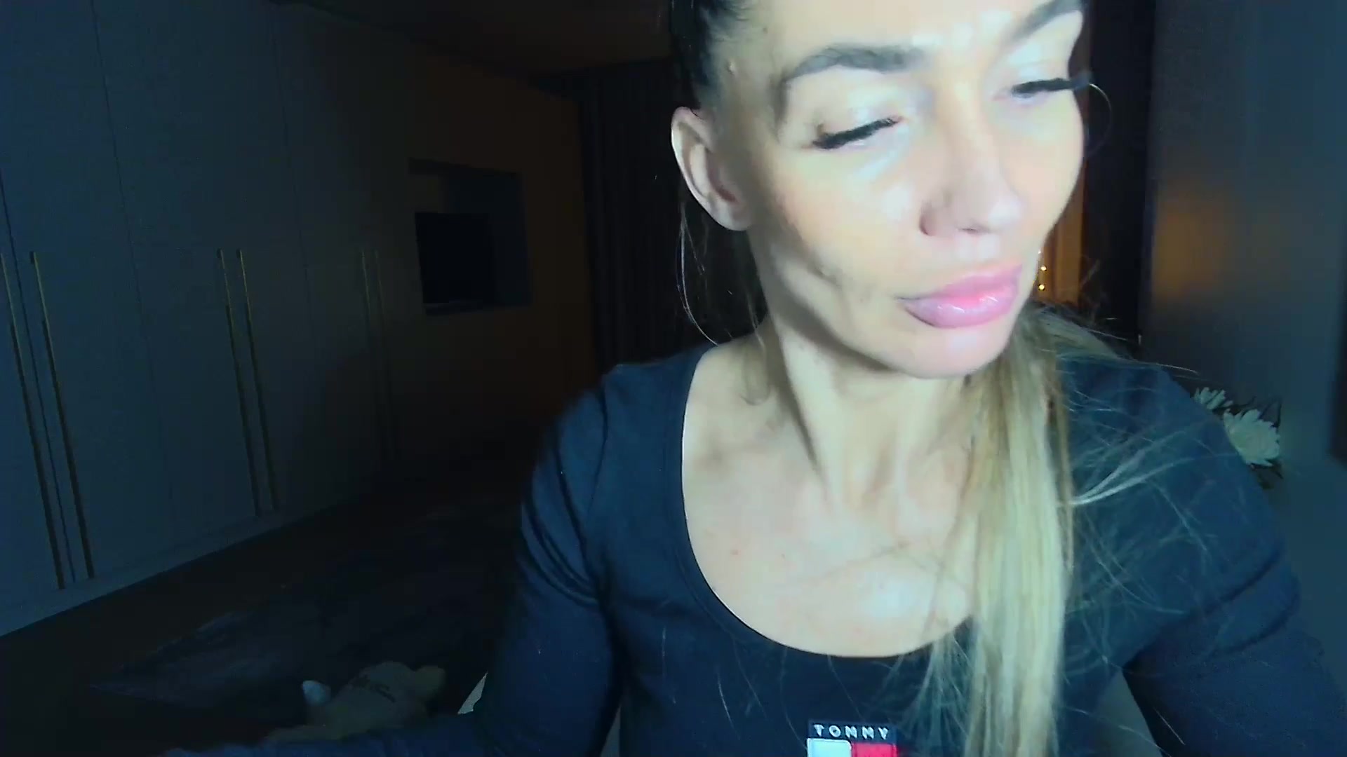 Gallery image thumbnail from Mystery_C's myfreecams stream on, 12/15/2025, 23:26 image 18 of 20