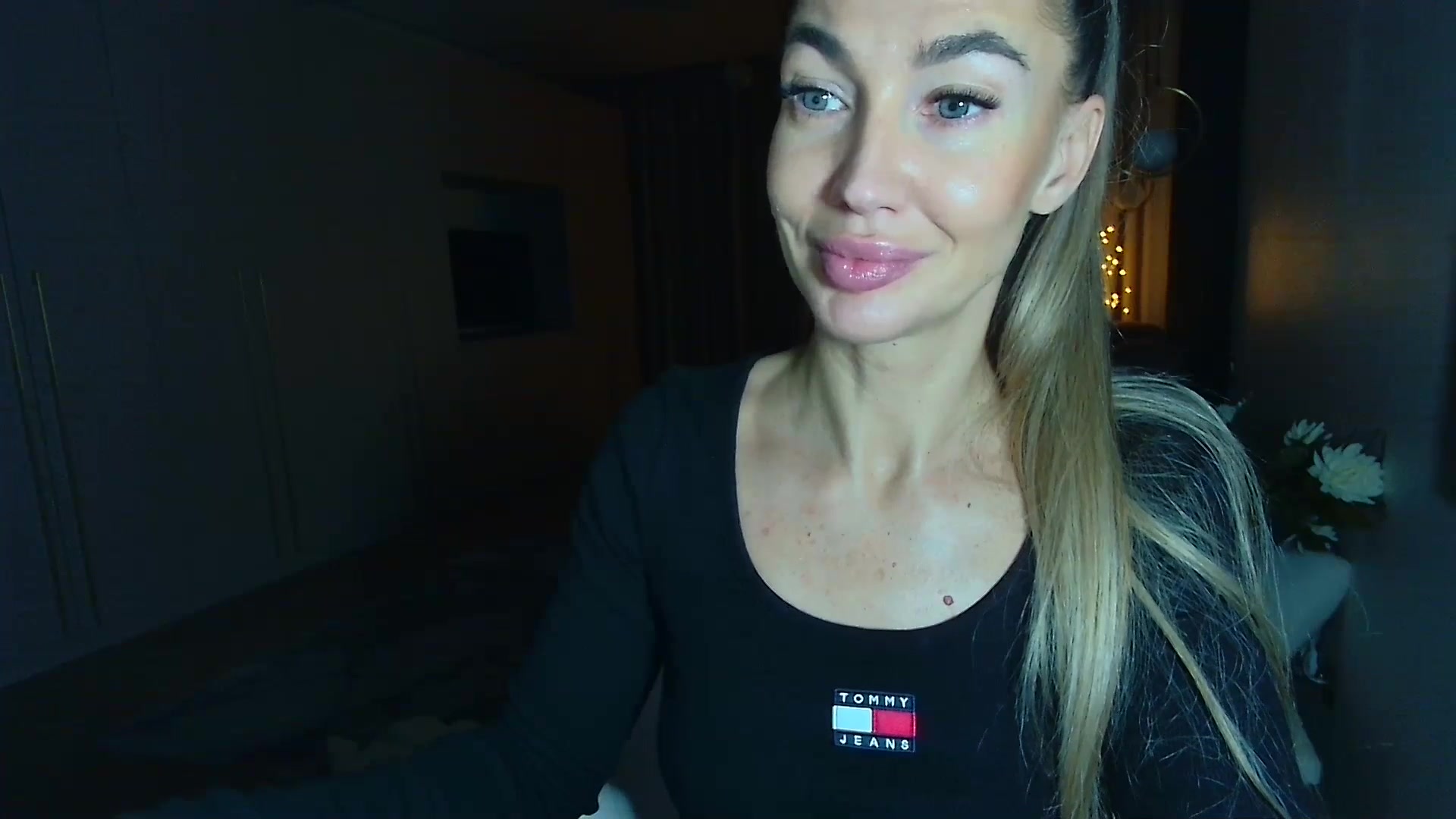 Gallery image thumbnail from Mystery_C's myfreecams stream on, 12/15/2025, 23:26 image 13 of 20