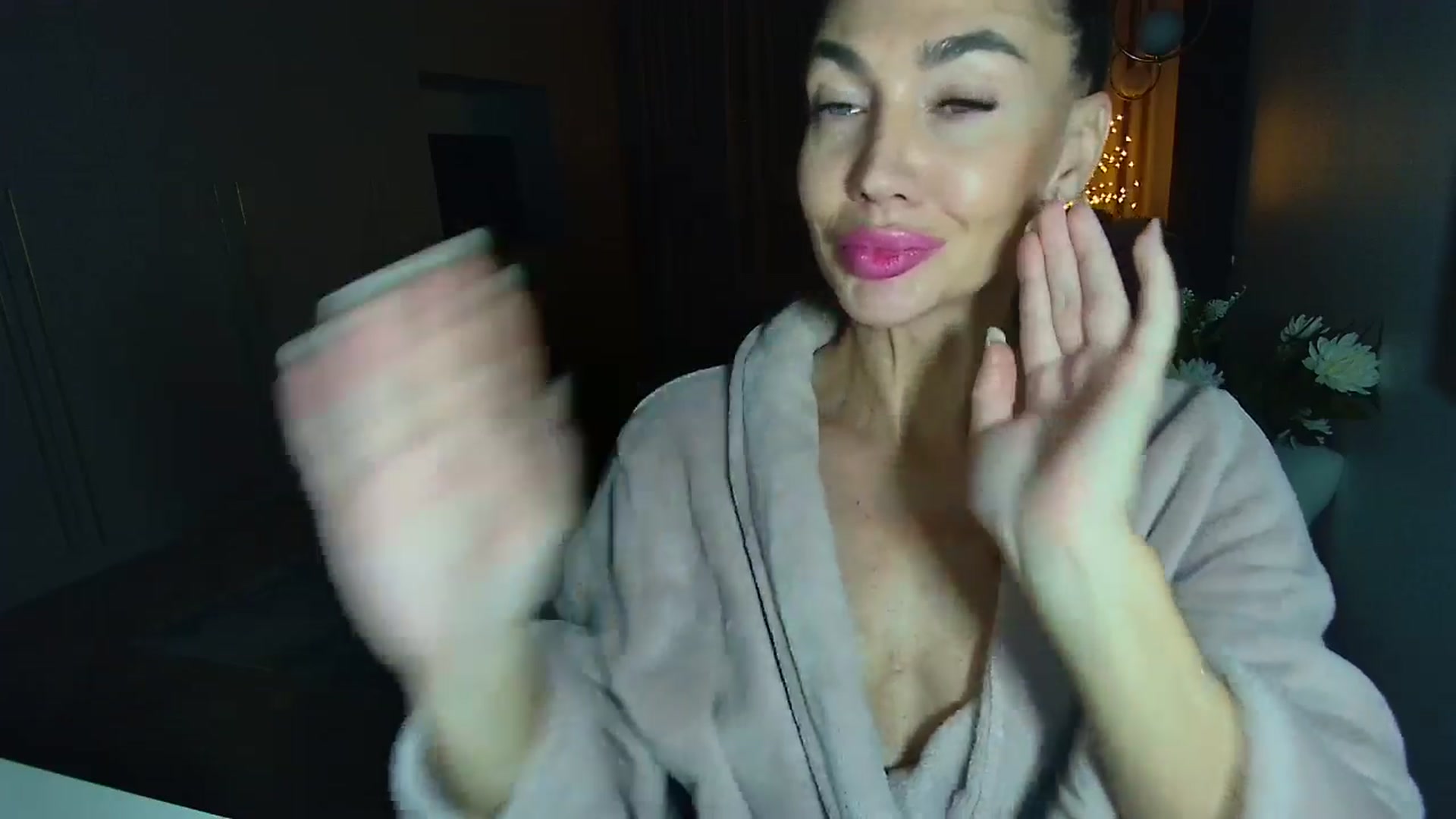 Gallery image thumbnail from Mystery_C's myfreecams stream on, 12/17/2025, 23:13 image 19 of 20