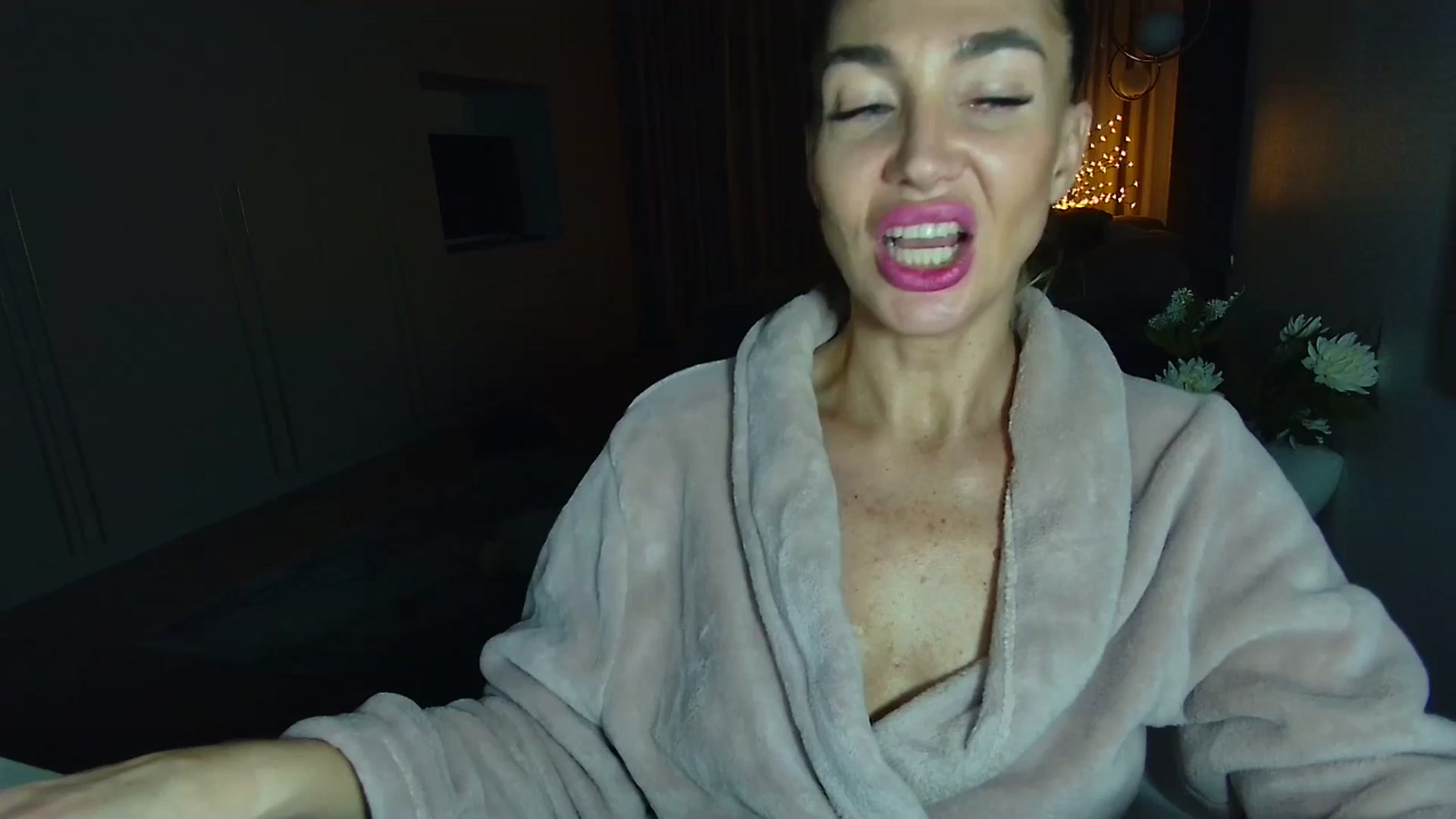 Gallery image thumbnail from Mystery_C's myfreecams stream on, 12/17/2025, 23:13 image 20 of 20