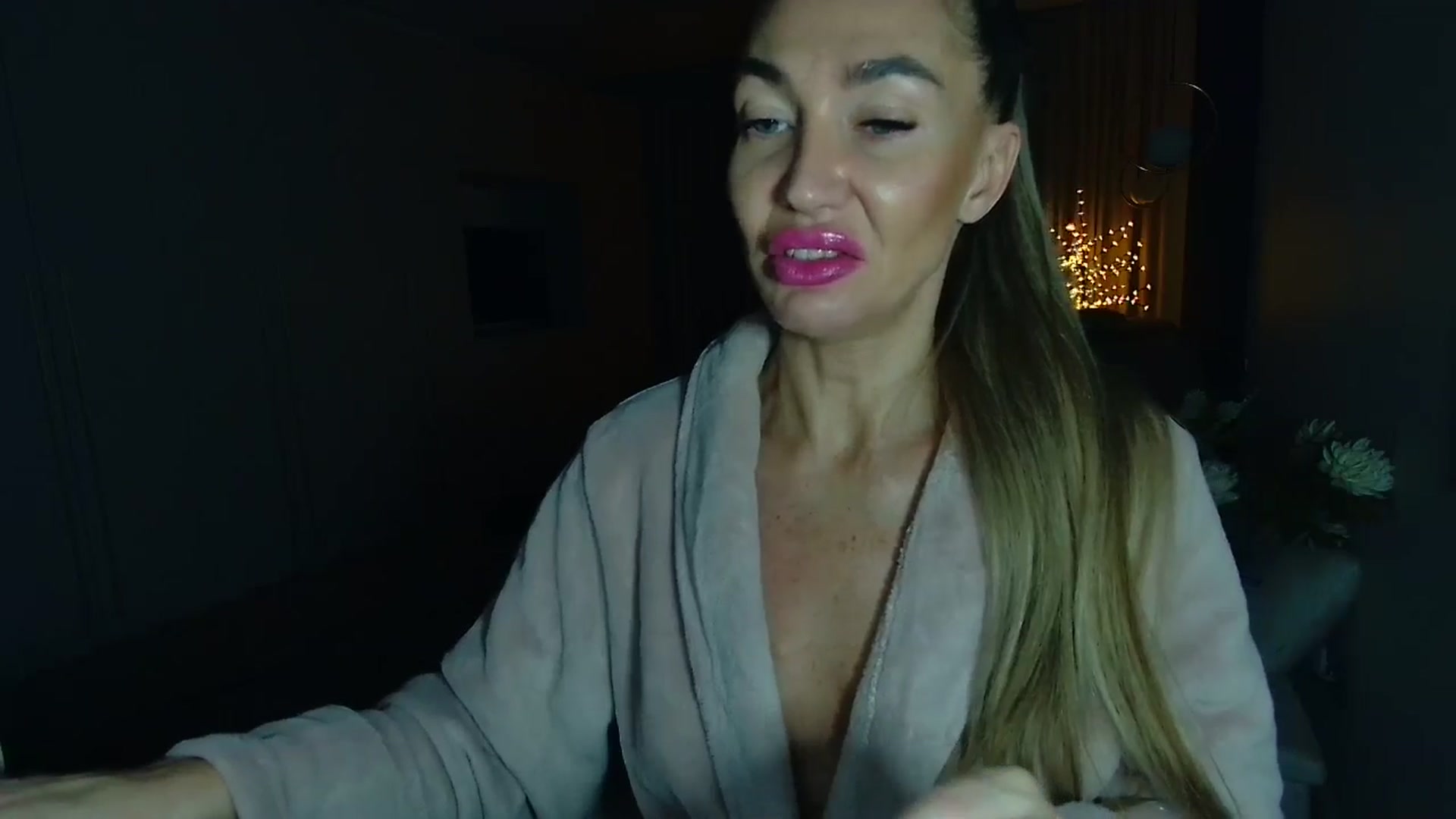 Gallery image thumbnail from Mystery_C's myfreecams stream on, 12/17/2025, 23:13 image 5 of 20
