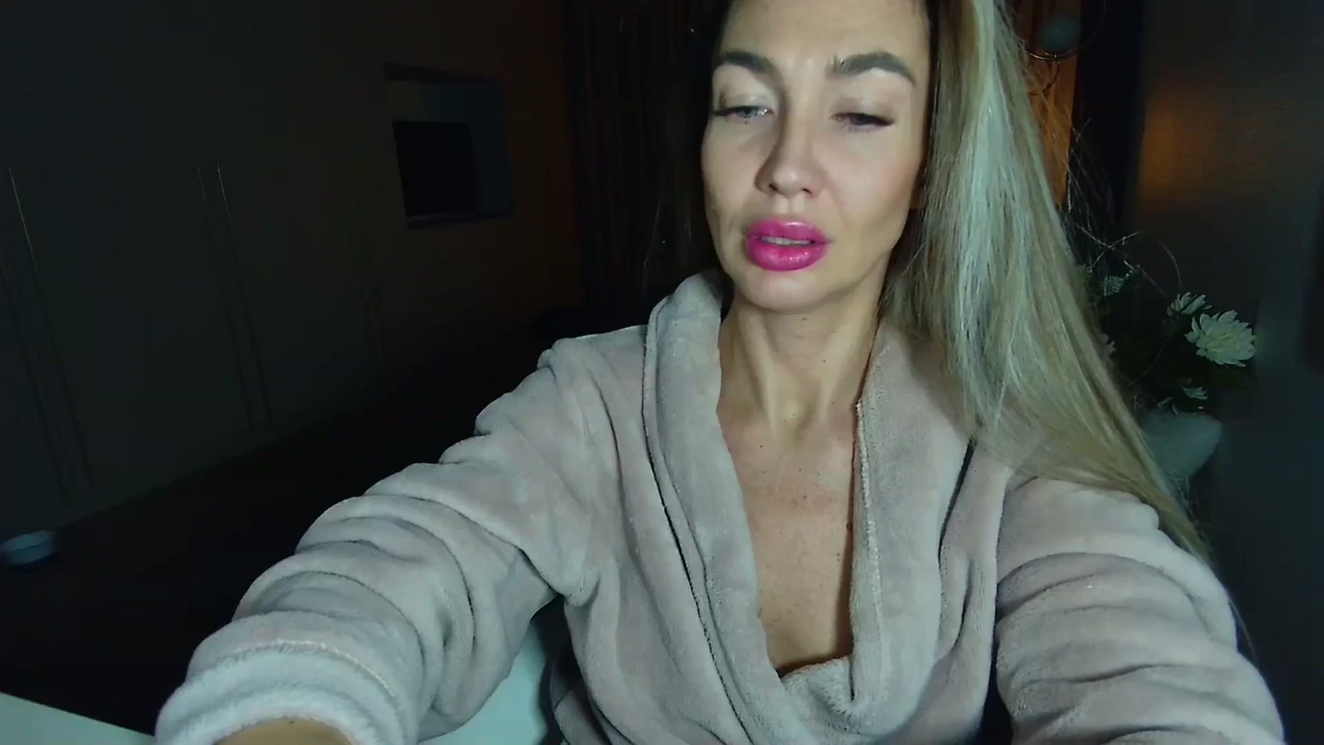 Gallery image thumbnail from Mystery_C's myfreecams stream on, 12/30/2025, 23:17 image 20 of 20