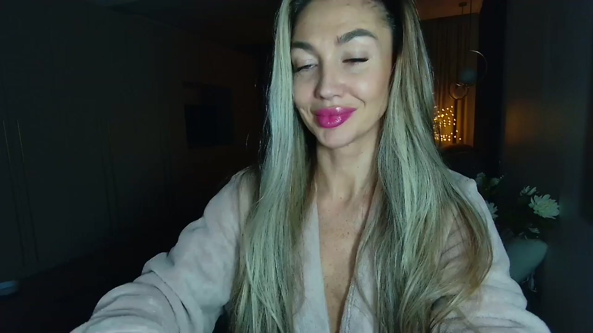 Gallery image thumbnail from Mystery_C's myfreecams stream on, 12/30/2025, 23:17 image 1 of 20
