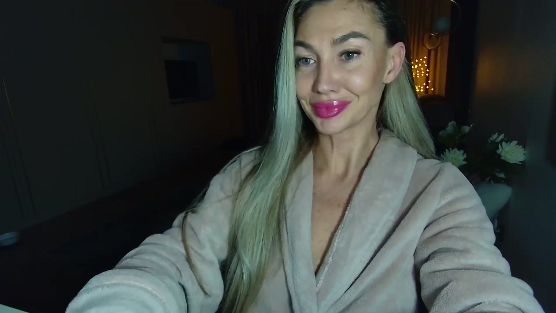 Gallery image thumbnail from Mystery_C's myfreecams stream on, 12/30/2025, 23:17 image 2 of 20