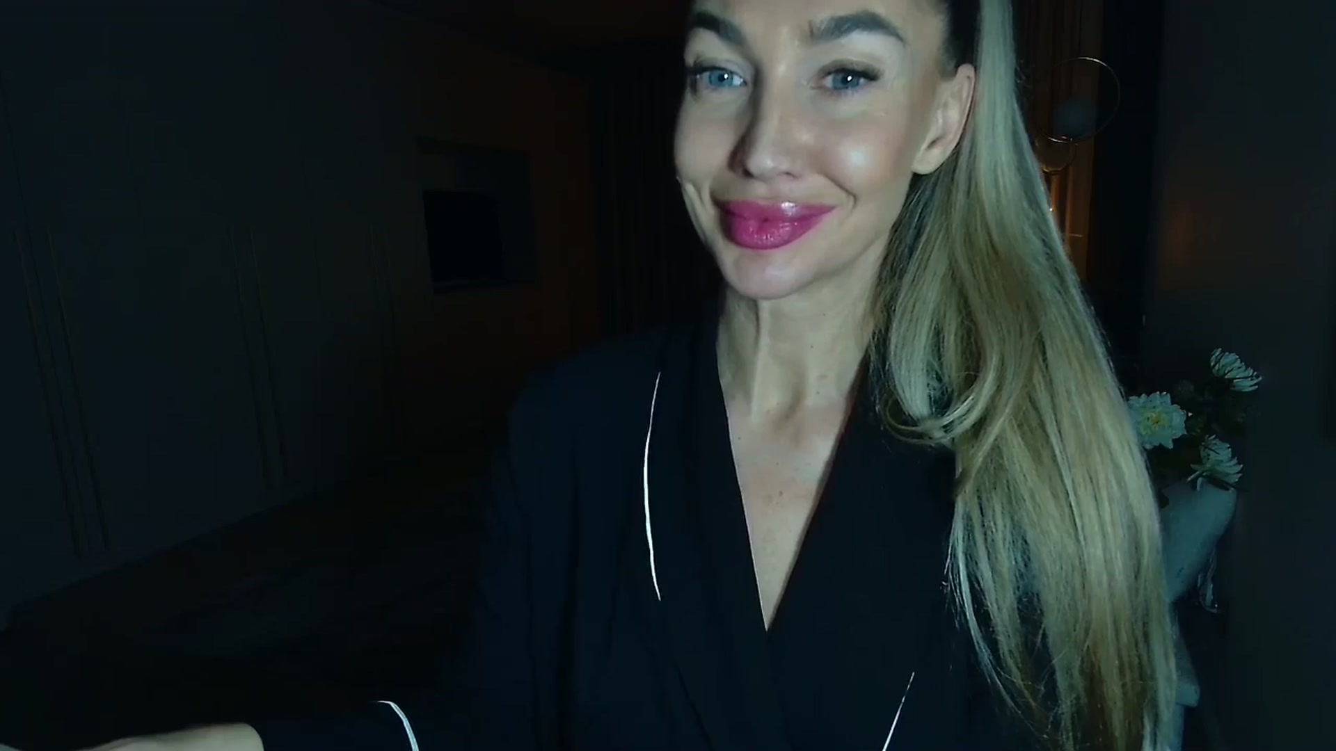 Gallery image thumbnail from Mystery_C's myfreecams stream on, 01/06/2026, 23:07 image 10 of 20