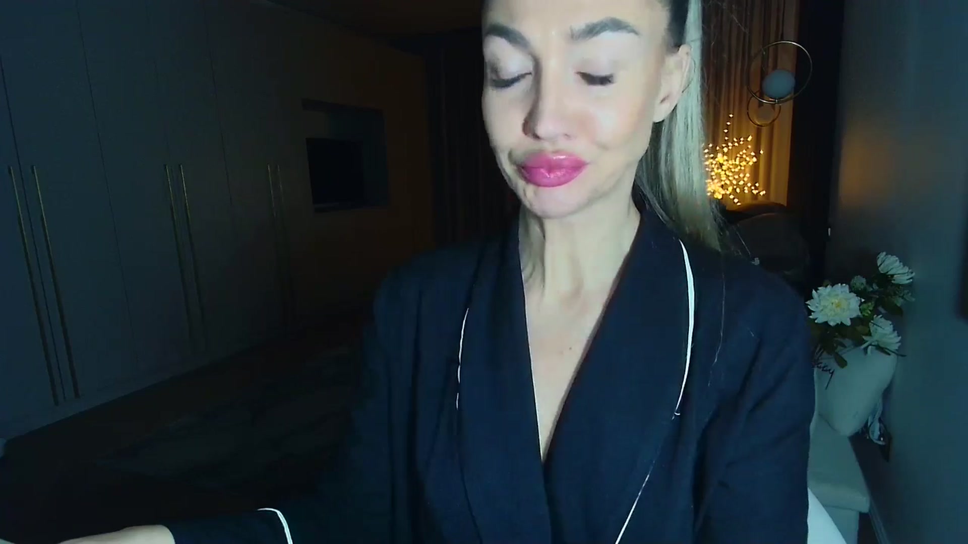 Gallery image thumbnail from Mystery_C's myfreecams stream on, 01/06/2026, 23:07 image 9 of 20