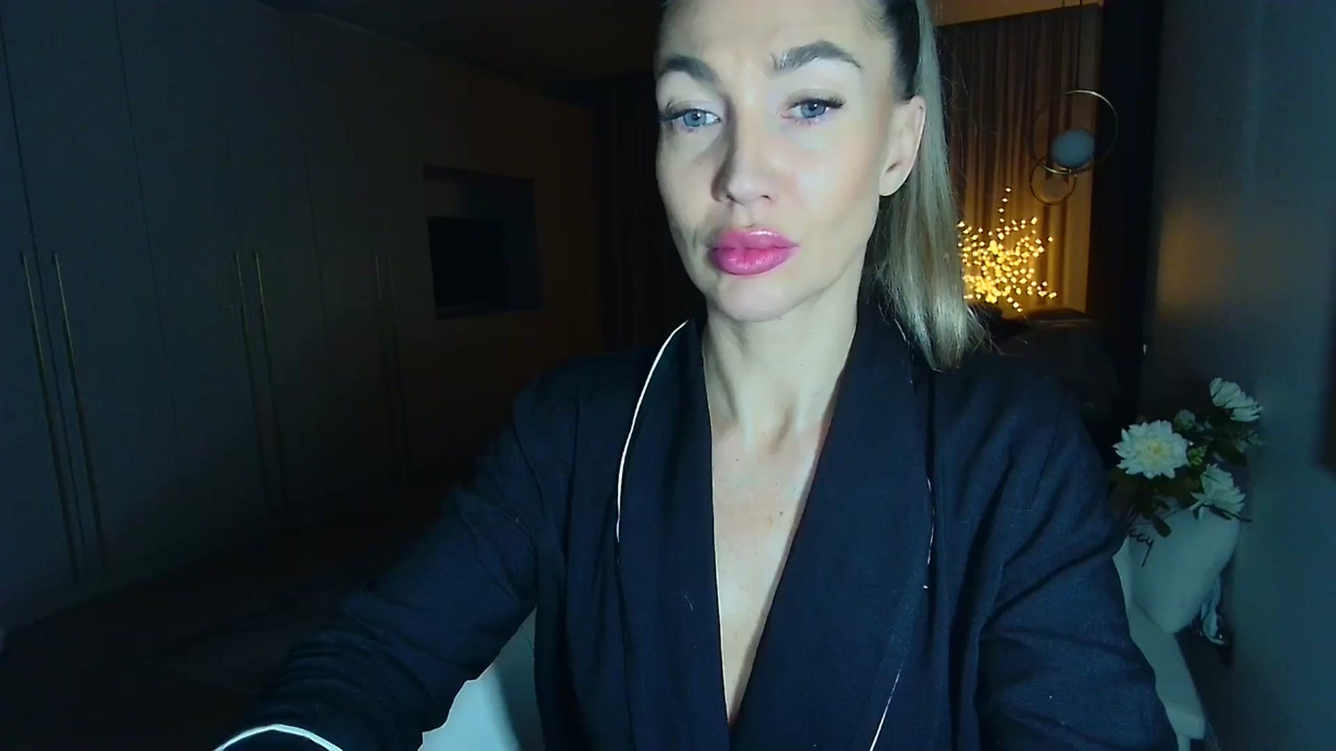 Gallery image thumbnail from Mystery_C's myfreecams stream on, 01/06/2026, 23:07 image 16 of 20
