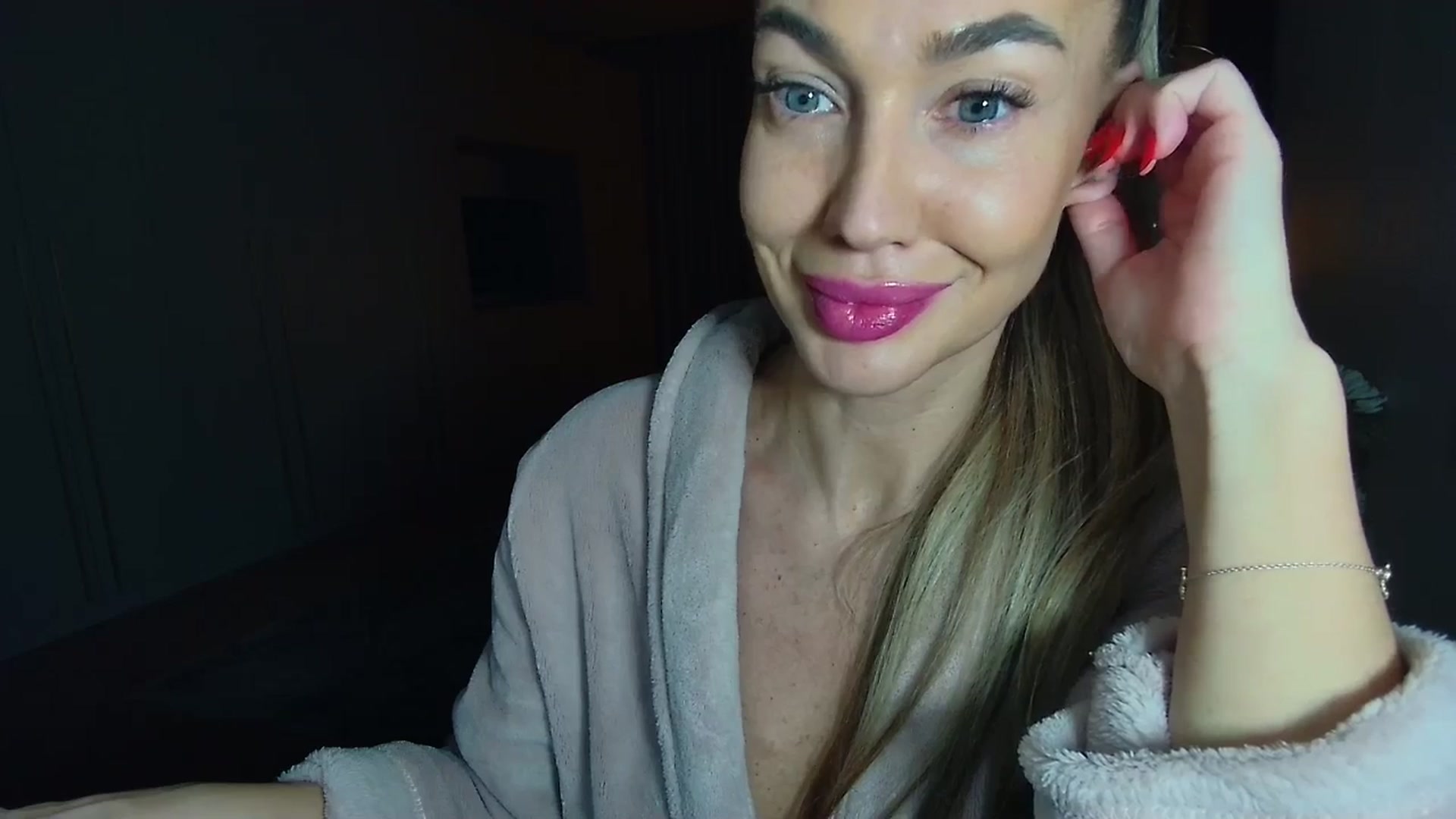 Gallery image thumbnail from Mystery_C's myfreecams stream on, 01/12/2026, 22:44 image 2 of 20