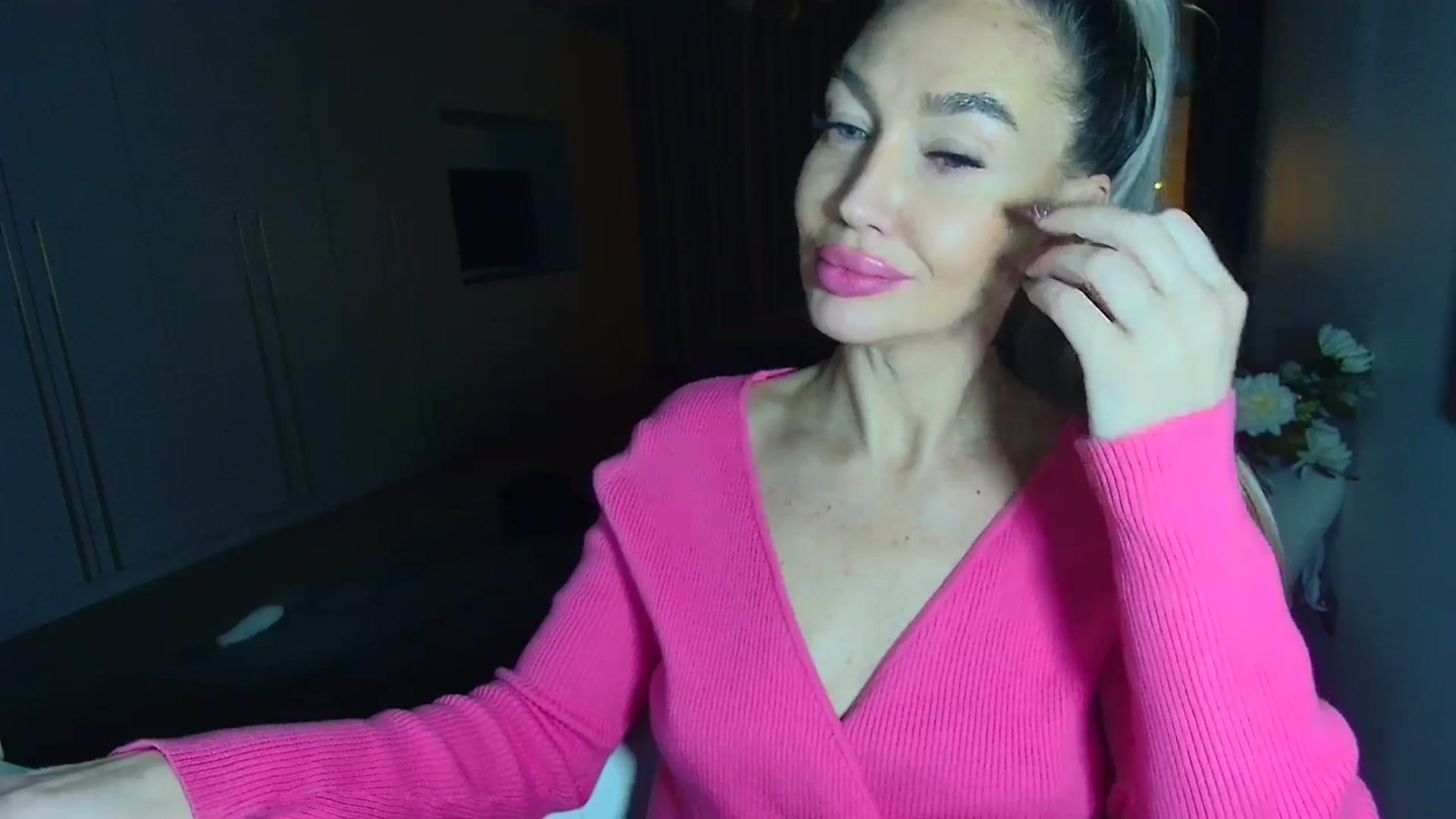 Gallery image thumbnail from Mystery_C's myfreecams stream on, 01/22/2026, 23:33 image 20 of 20