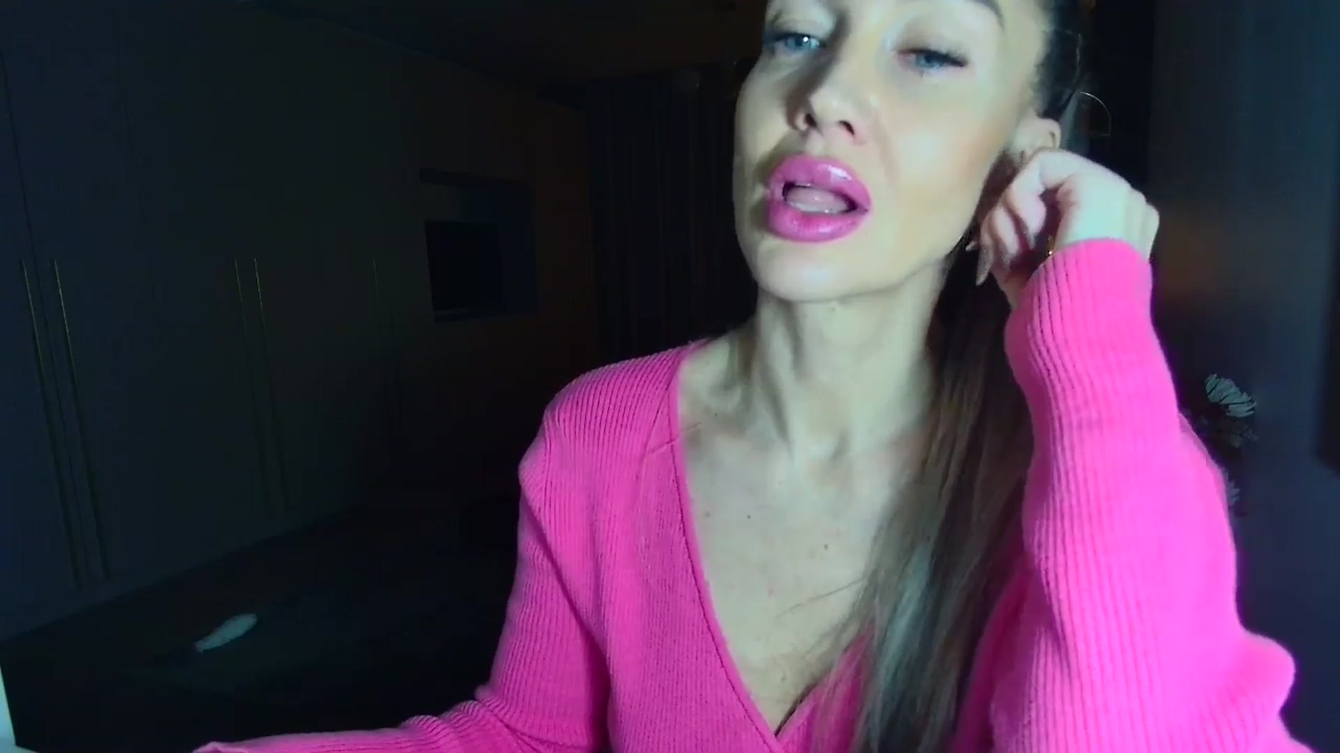Gallery image thumbnail from Mystery_C's myfreecams stream on, 01/22/2026, 23:33 image 5 of 20