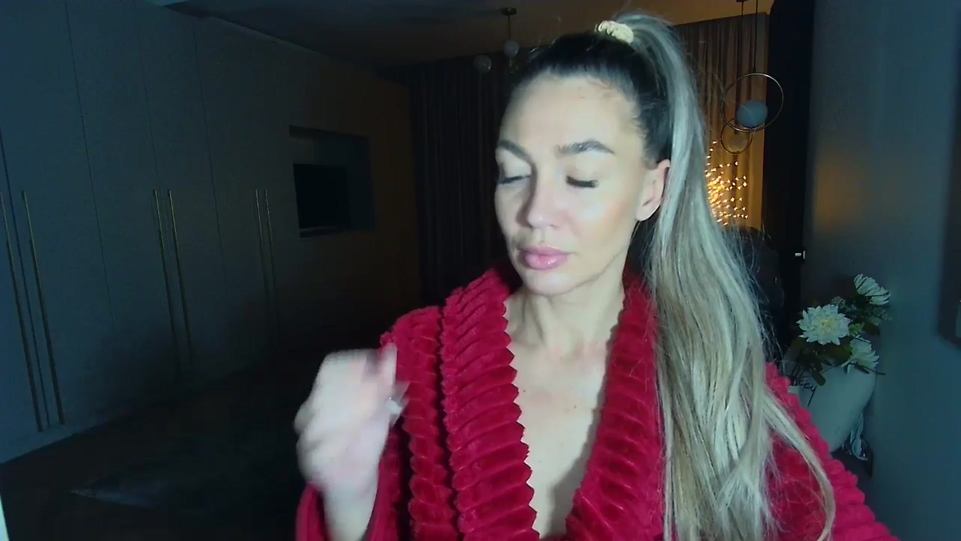 Gallery image thumbnail from Mystery_C's myfreecams stream on, 01/27/2026, 22:49 image 7 of 20