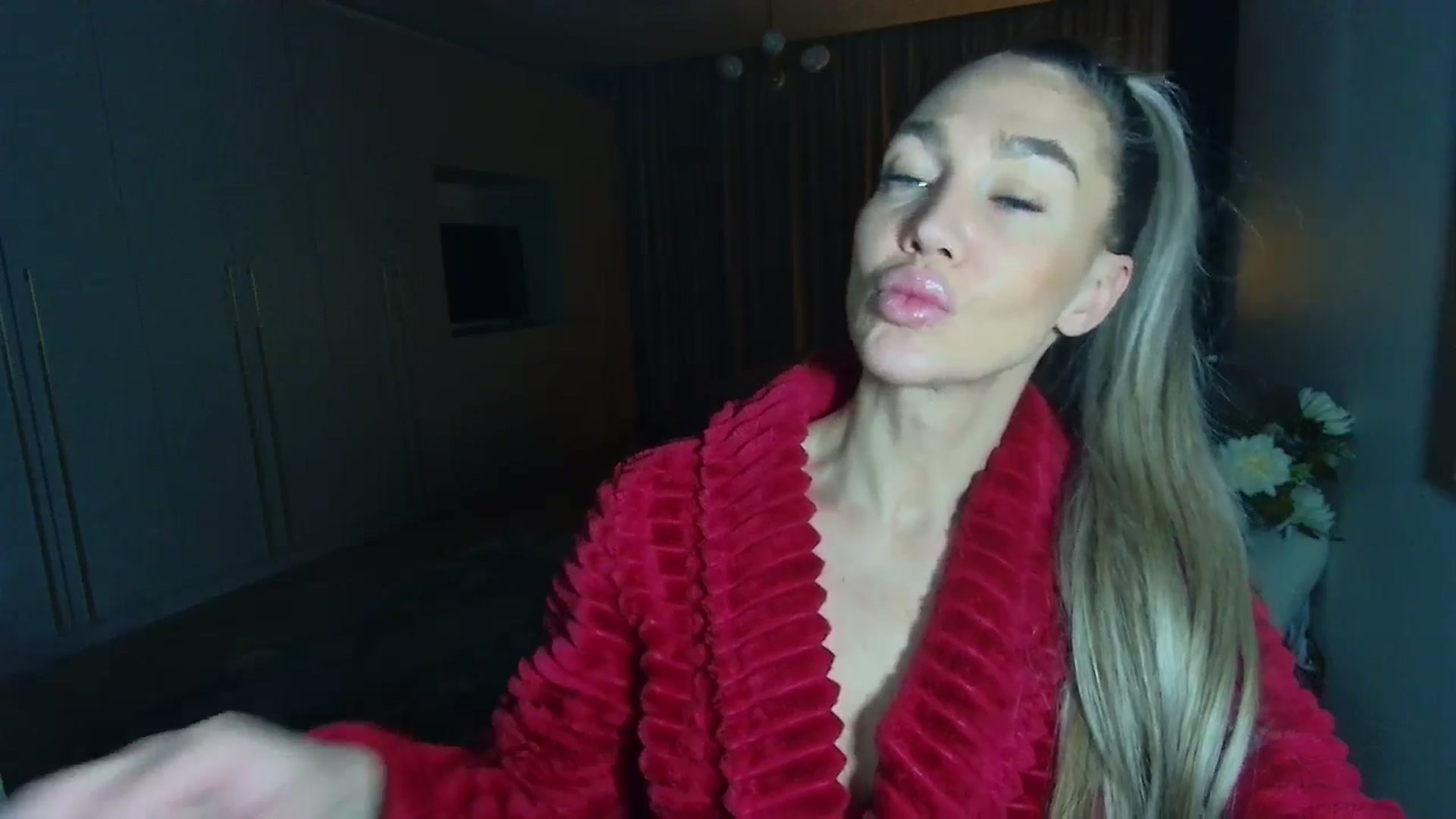 Gallery image thumbnail from Mystery_C's myfreecams stream on, 01/27/2026, 22:49 image 11 of 20