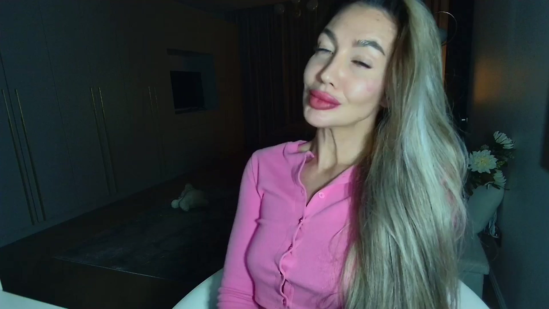 Gallery image thumbnail from Mystery_C's myfreecams stream on, 01/29/2026, 23:02 image 8 of 20