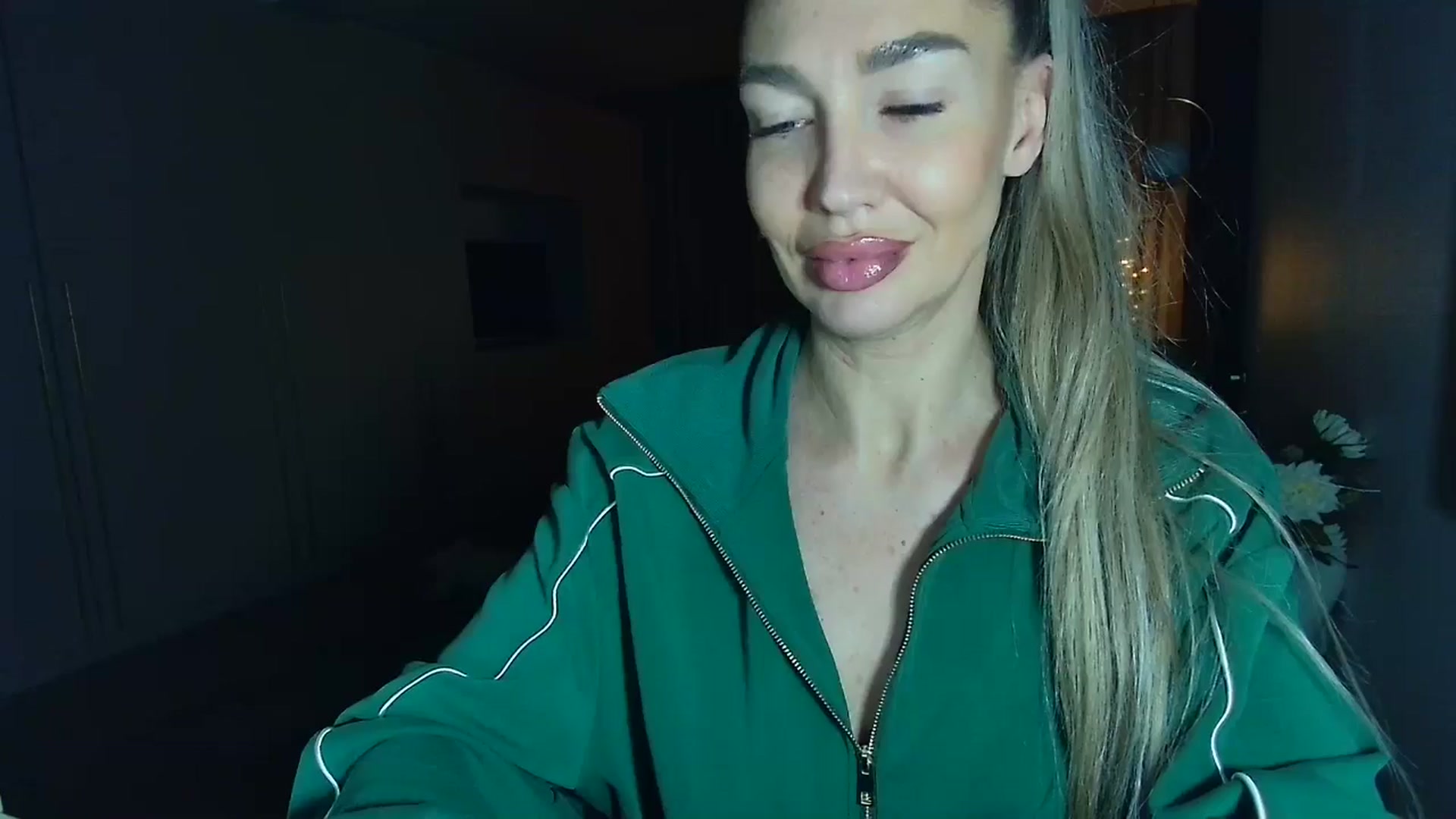 Gallery image thumbnail from Mystery_C's myfreecams stream on, 02/06/2026, 22:47 image 19 of 20