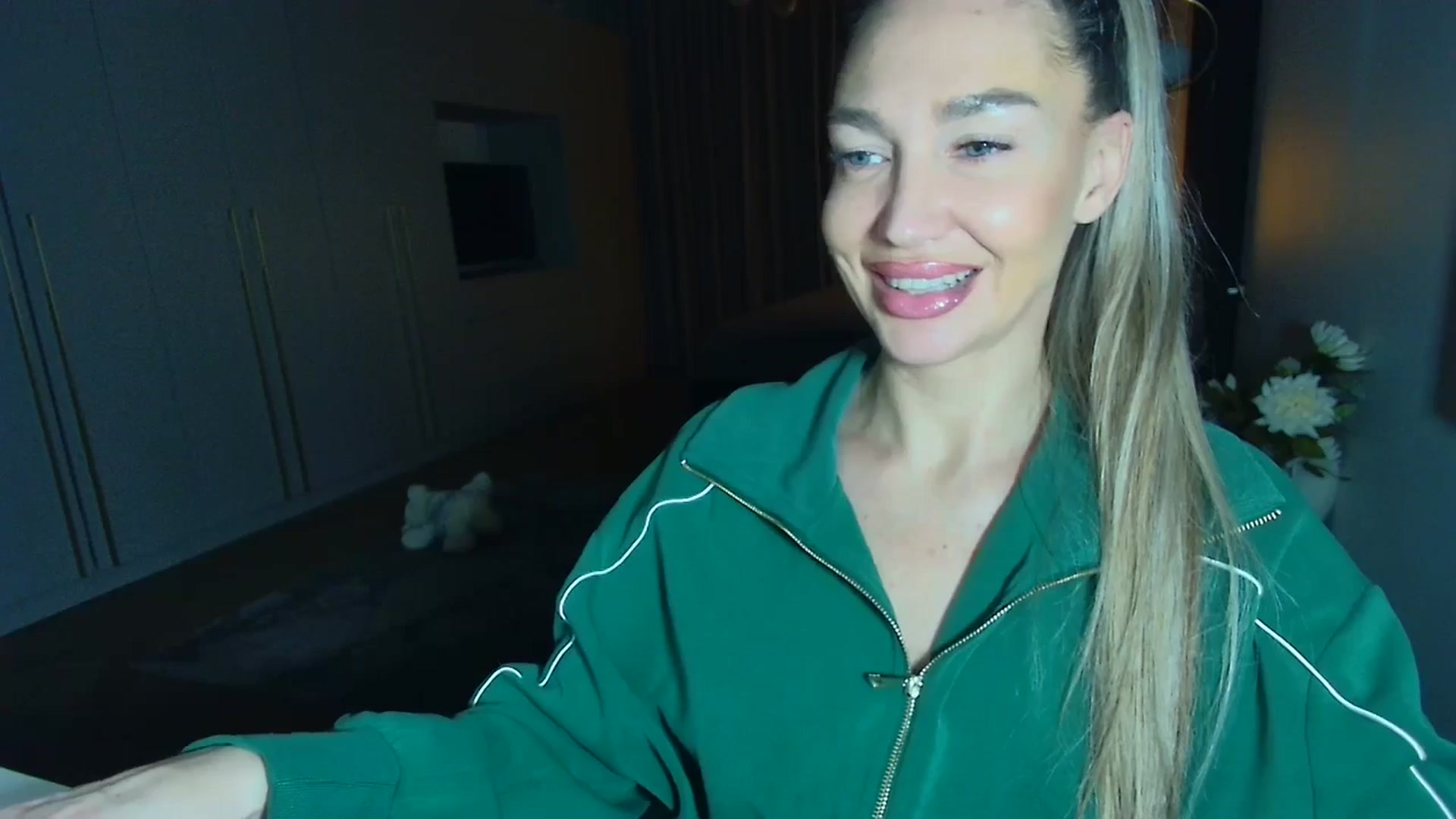 Gallery image thumbnail from Mystery_C's myfreecams stream on, 02/06/2026, 22:47 image 13 of 20