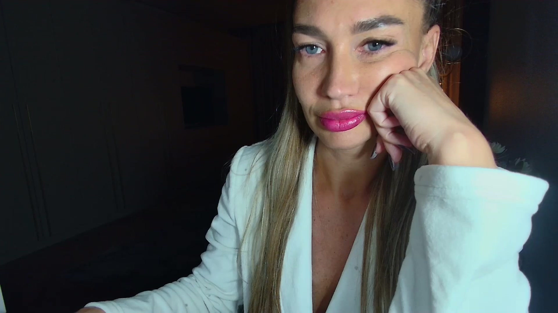 Gallery image thumbnail from Mystery_C's myfreecams stream on, 03/16/2026, 23:10 image 15 of 20