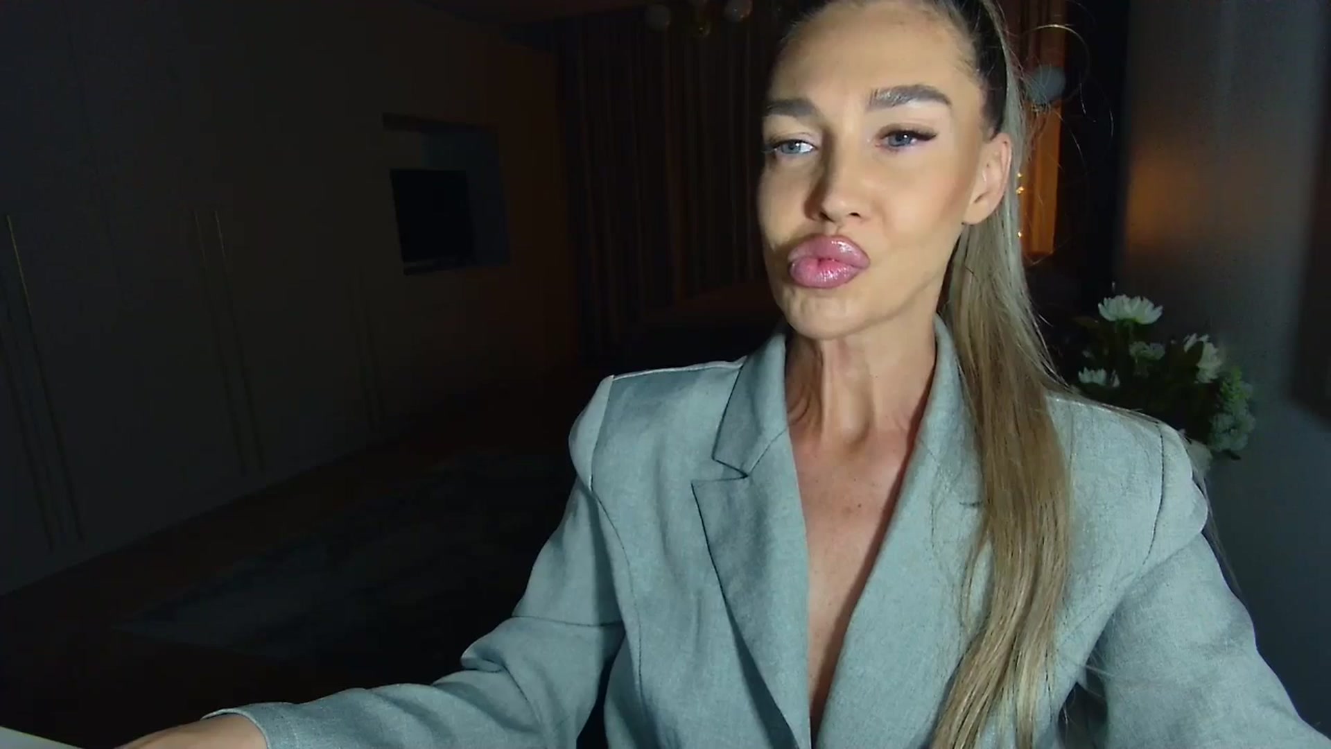Gallery image thumbnail from Mystery_C's myfreecams stream on, 03/18/2026, 22:49 image 12 of 20