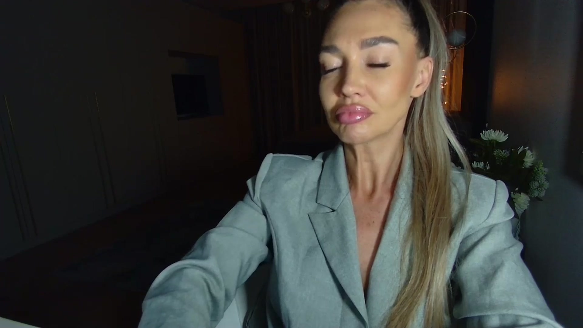 Gallery image thumbnail from Mystery_C's myfreecams stream on, 03/18/2026, 22:49 image 9 of 20