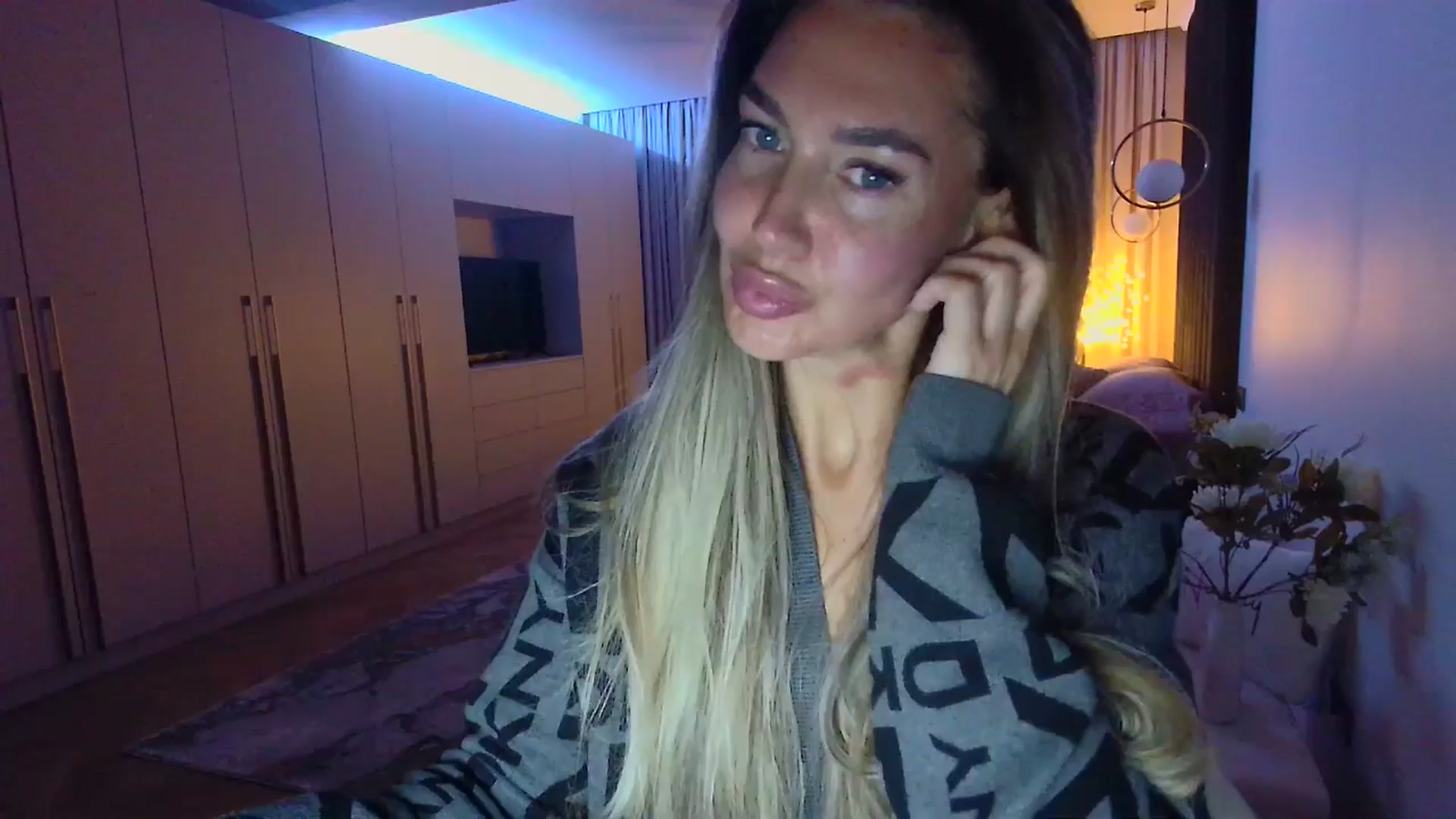 Gallery image thumbnail from Mystery_C's myfreecams stream on, 03/23/2026, 21:32 image 9 of 20