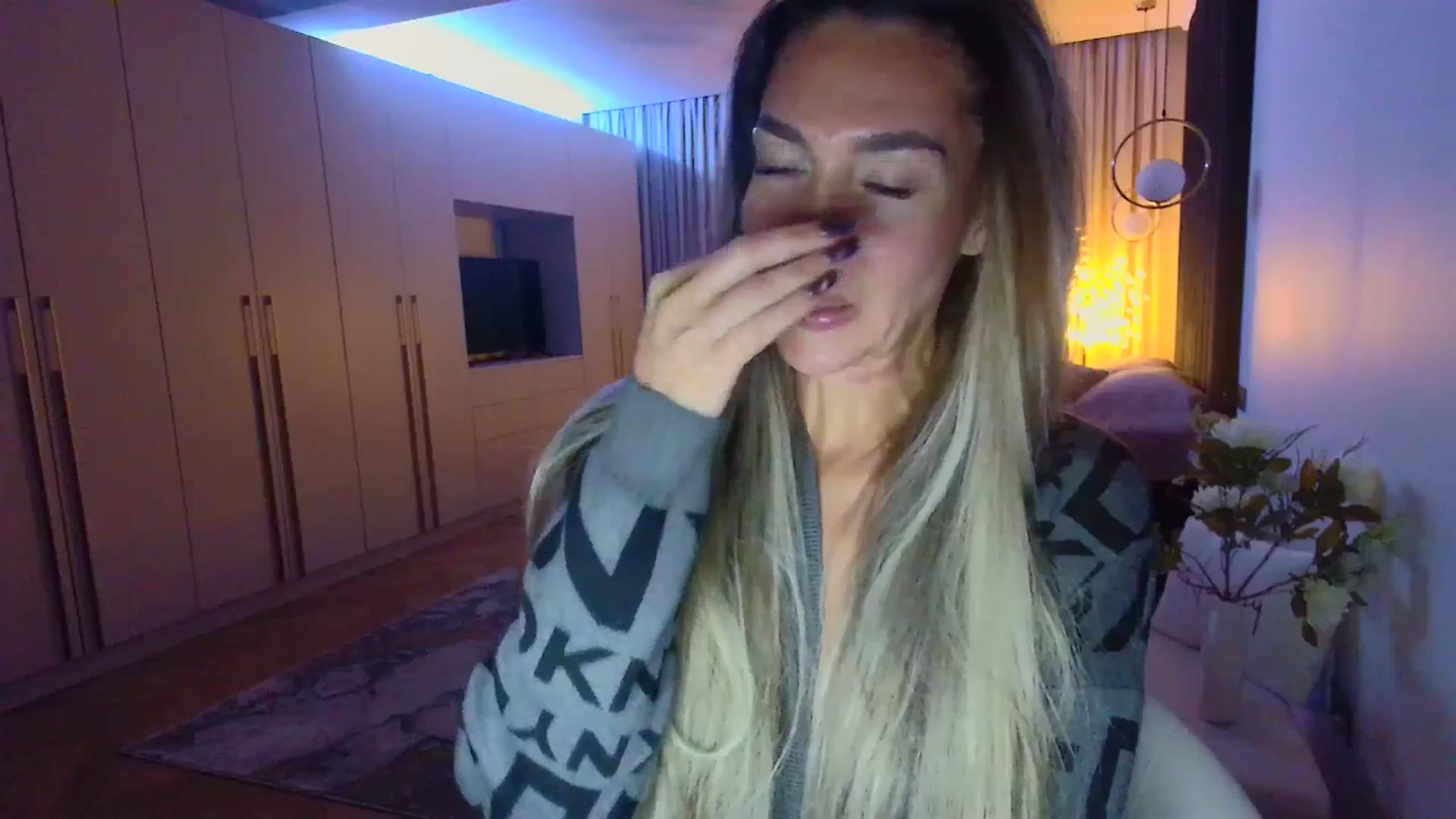 Gallery image thumbnail from Mystery_C's myfreecams stream on, 03/23/2026, 21:32 image 14 of 20