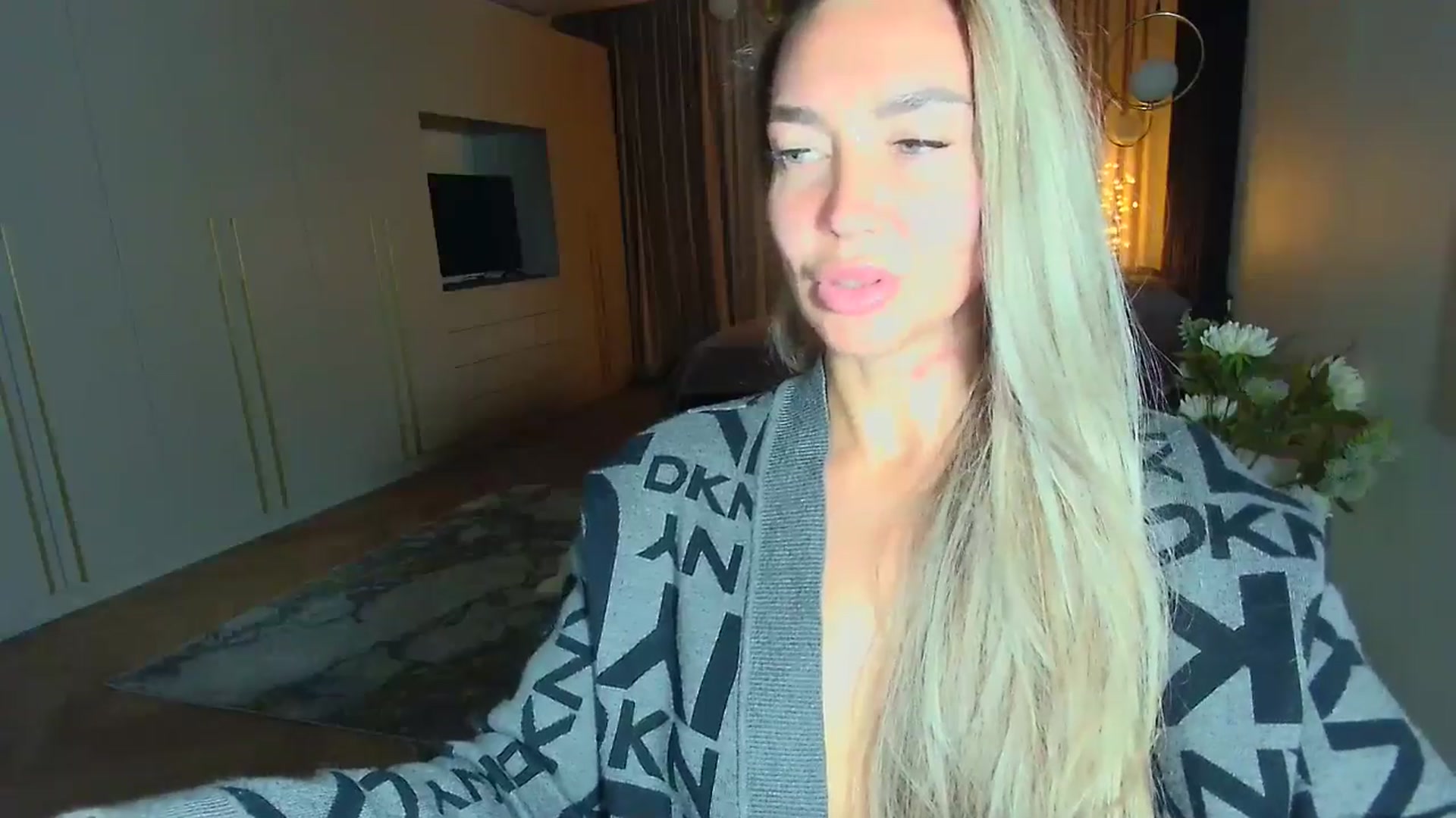 Gallery image thumbnail from Mystery_C's myfreecams stream on, 03/23/2026, 22:58 image 19 of 20