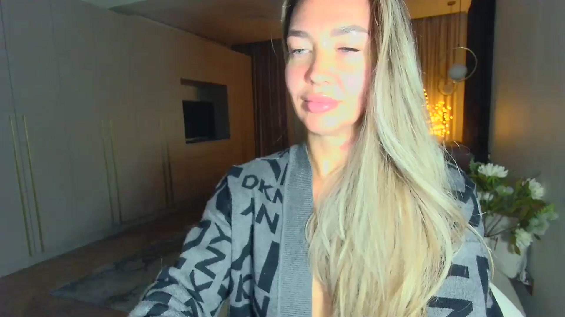 Gallery image thumbnail from Mystery_C's myfreecams stream on, 03/23/2026, 22:58 image 4 of 20