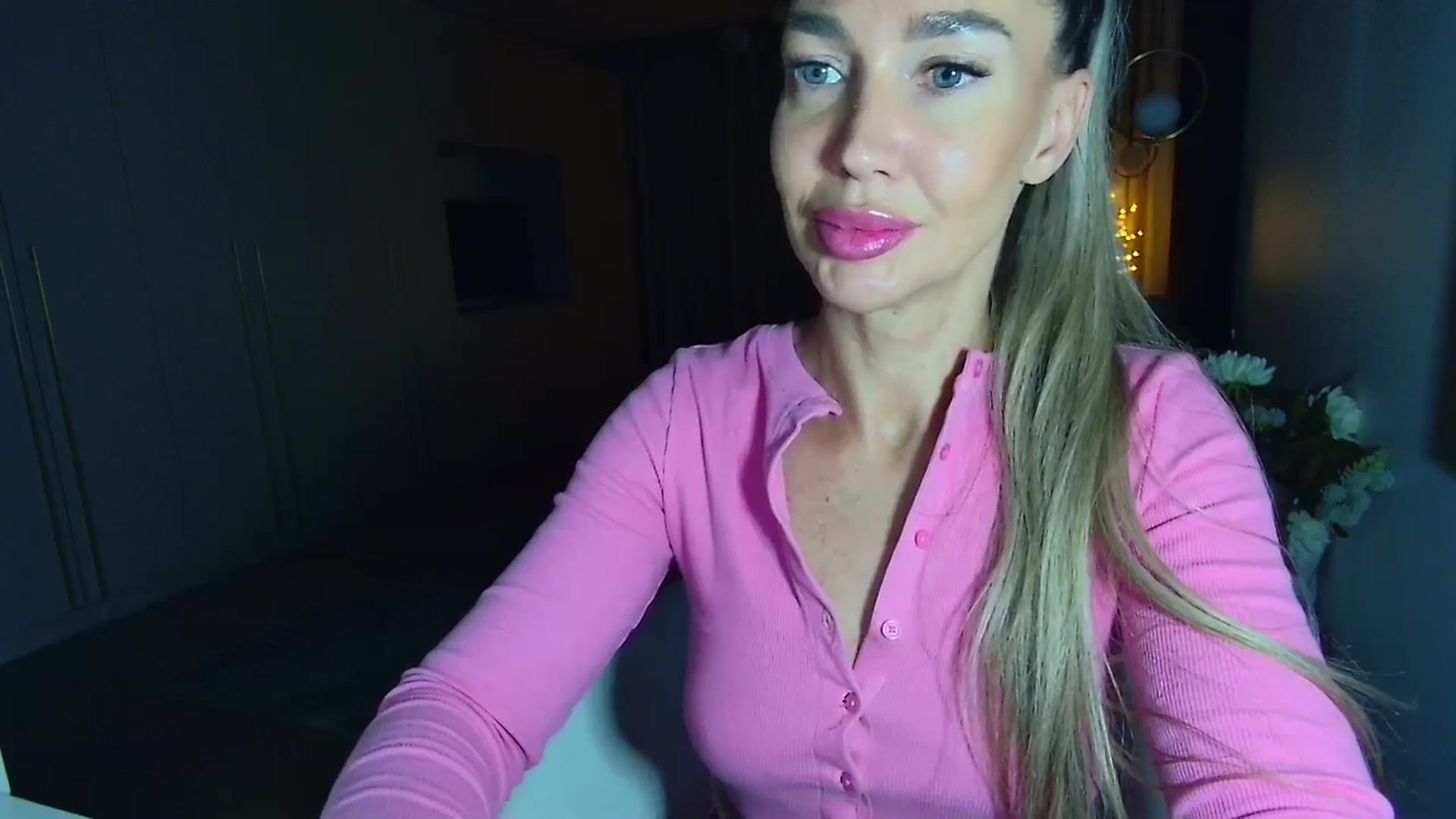 Gallery image thumbnail from Mystery_C's myfreecams stream on, 03/25/2026, 22:12 image 15 of 20