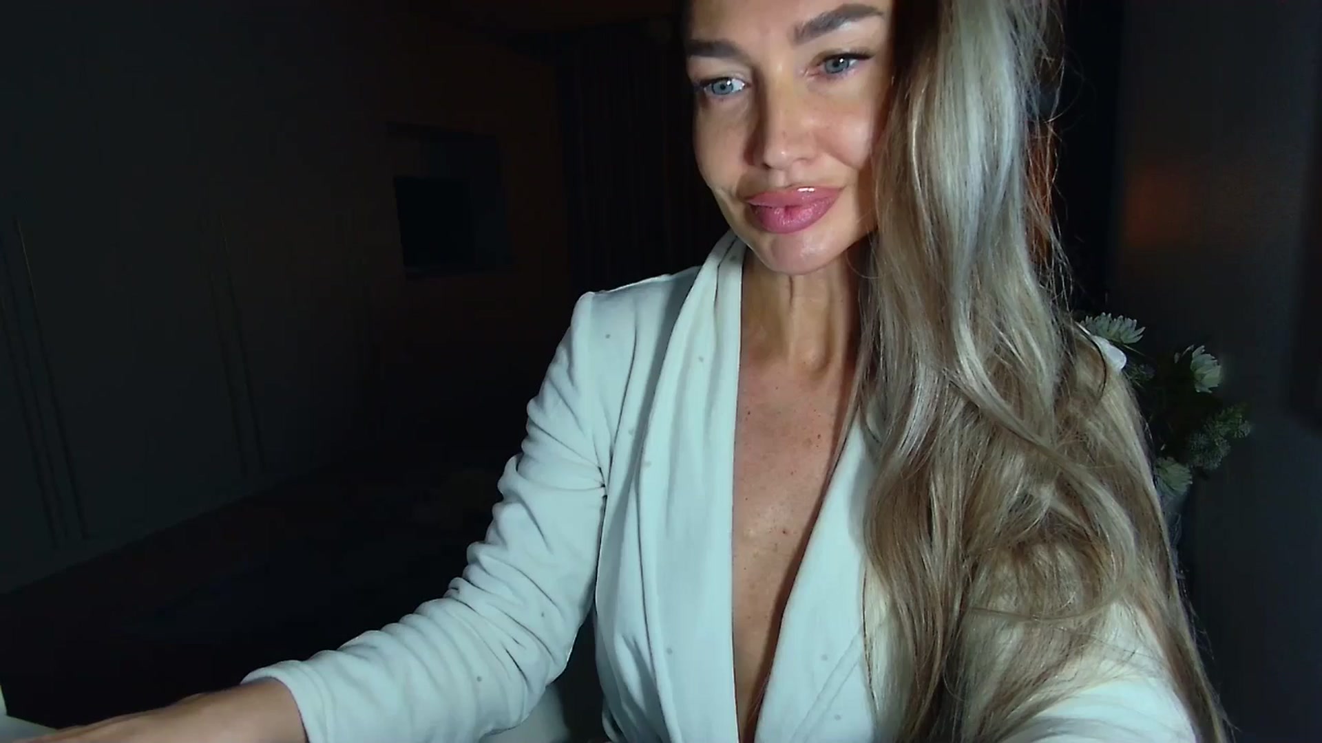Gallery image thumbnail from Mystery_C's myfreecams stream on, 03/30/2026, 21:45 image 18 of 20