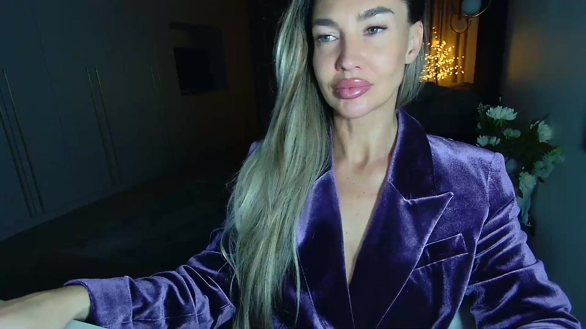 Gallery image thumbnail from Mystery_C's myfreecams stream on, 04/01/2026, 21:56 image 10 of 20