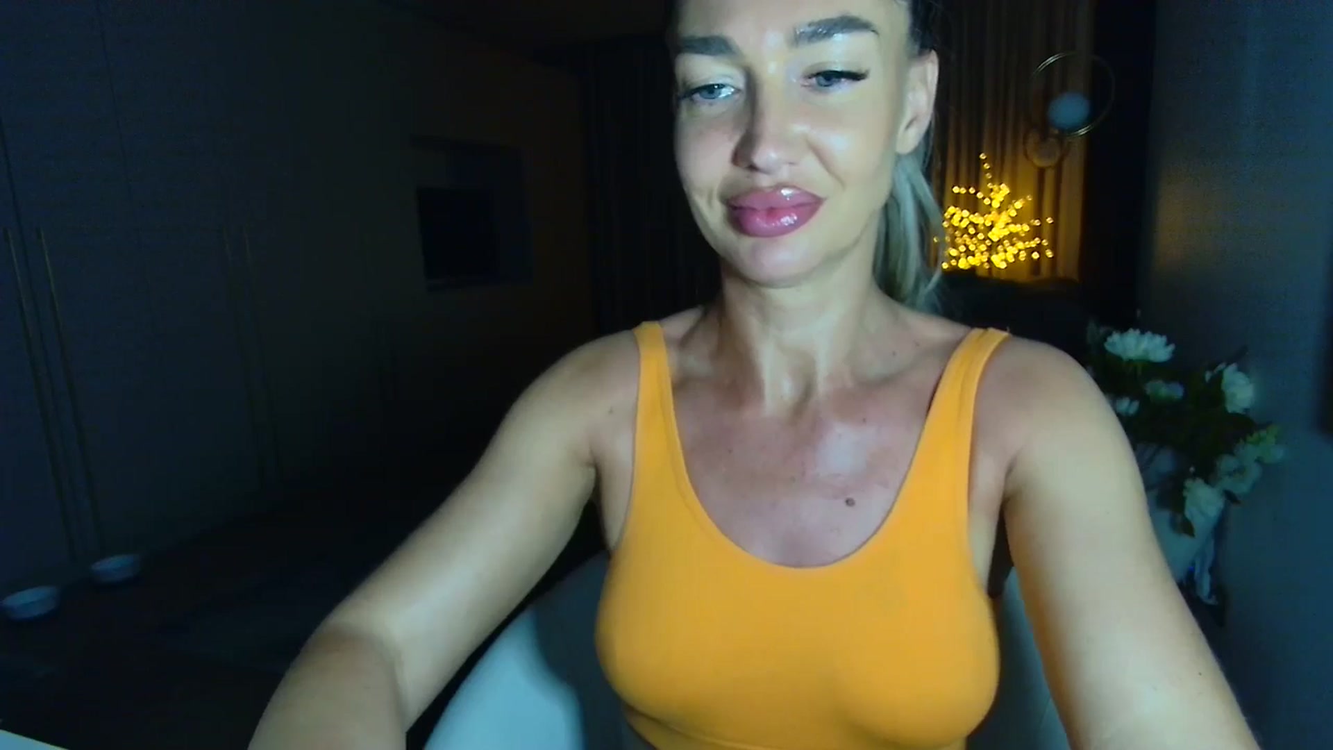 Gallery image thumbnail from Mystery_C's myfreecams stream on, 04/06/2026, 21:20 image 19 of 20