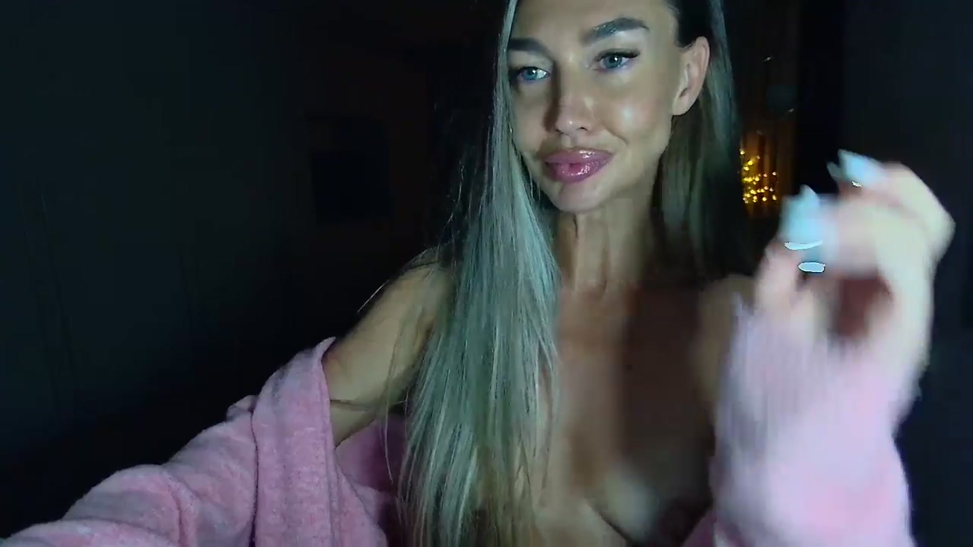 Gallery image thumbnail from Mystery_C's myfreecams stream on, 04/09/2026, 22:01 image 13 of 20