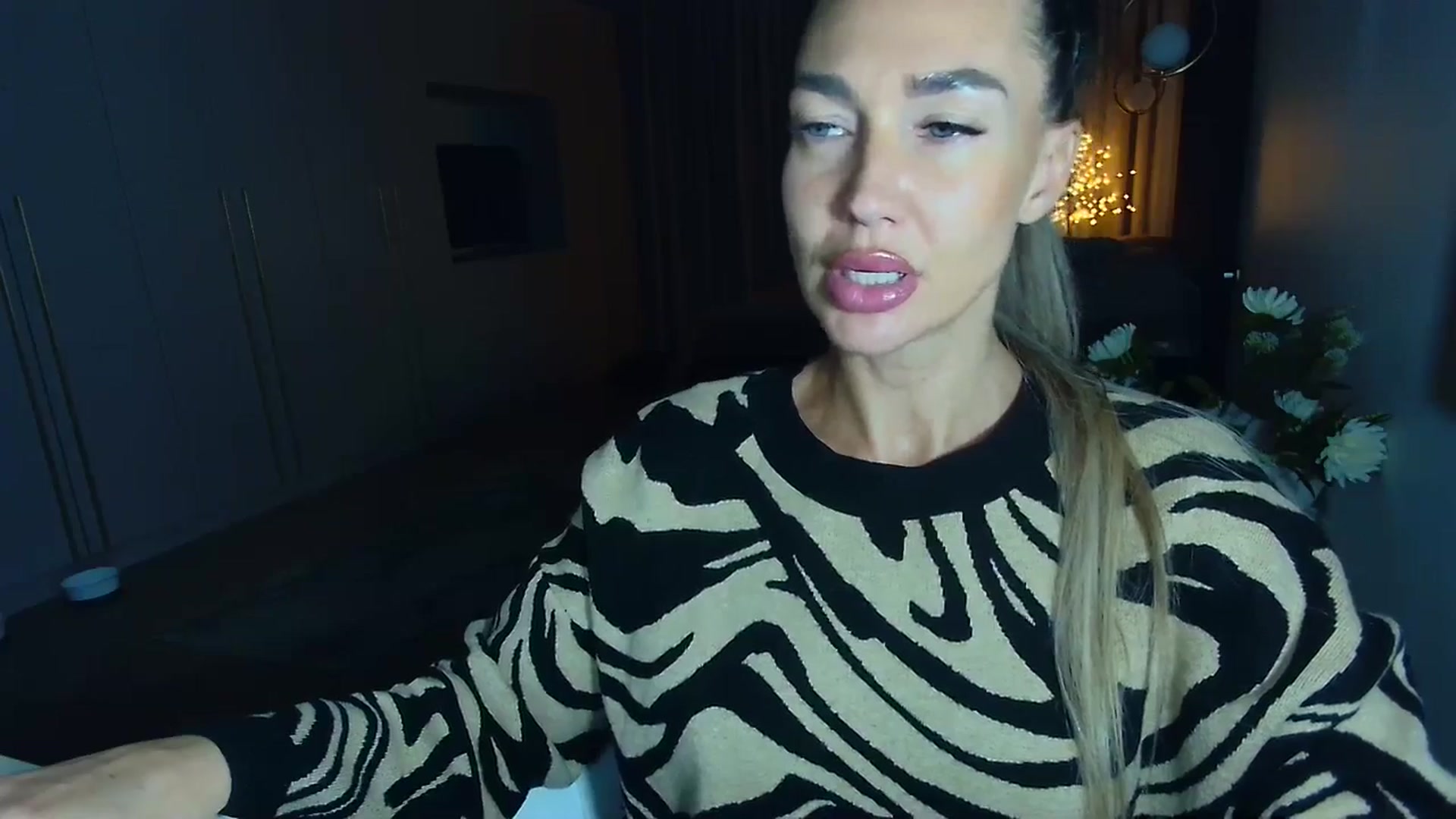 Gallery image thumbnail from Mystery_C's myfreecams stream on, 04/21/2026, 22:07 image 19 of 20