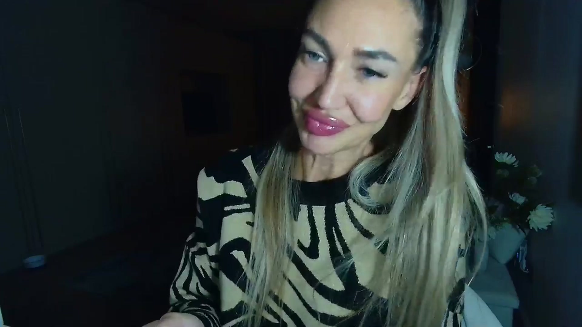 Gallery image thumbnail from Mystery_C's myfreecams stream on, 04/21/2026, 22:07 image 7 of 20