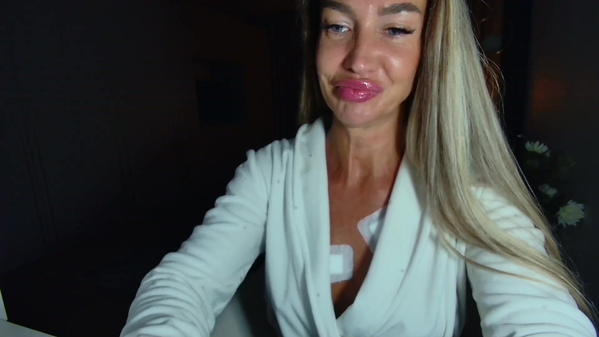 Gallery image thumbnail from Mystery_C's myfreecams stream on, 05/07/2026, 21:46 image 19 of 20