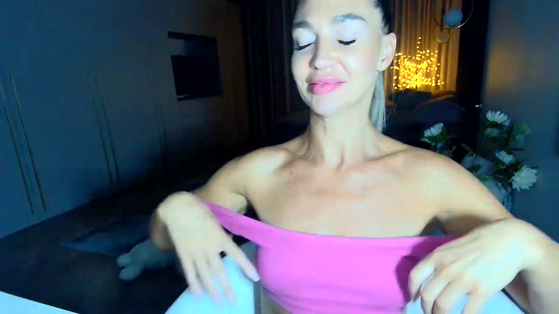 Gallery image thumbnail from Mystery_C's myfreecams stream on, 05/25/2026, 21:45 image 6 of 20