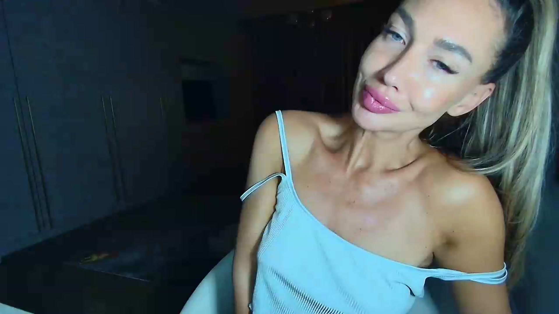 Gallery image thumbnail from Mystery_C's myfreecams stream on, 06/01/2026, 22:16 image 3 of 20