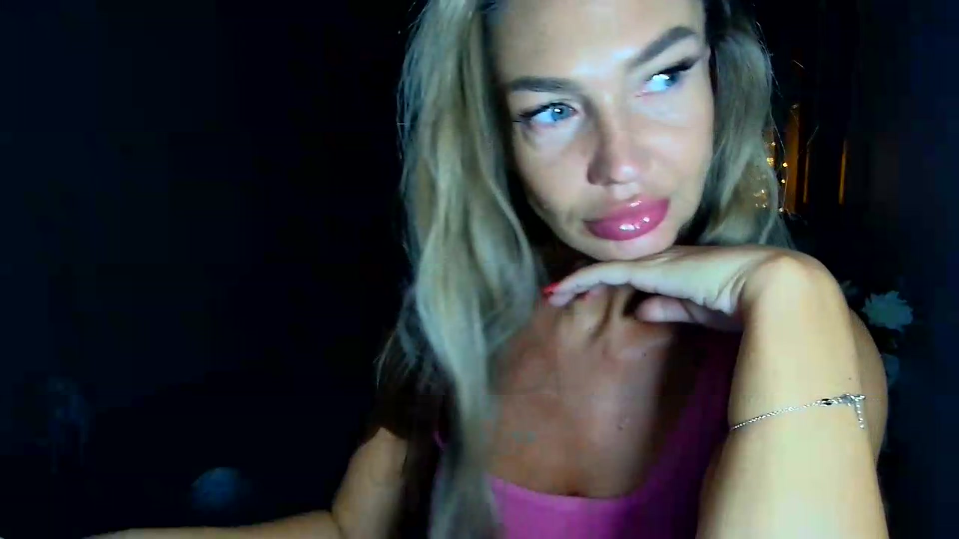 Gallery image thumbnail from Mystery_C's myfreecams stream on, 08/12/2026, 22:15 image 4 of 20