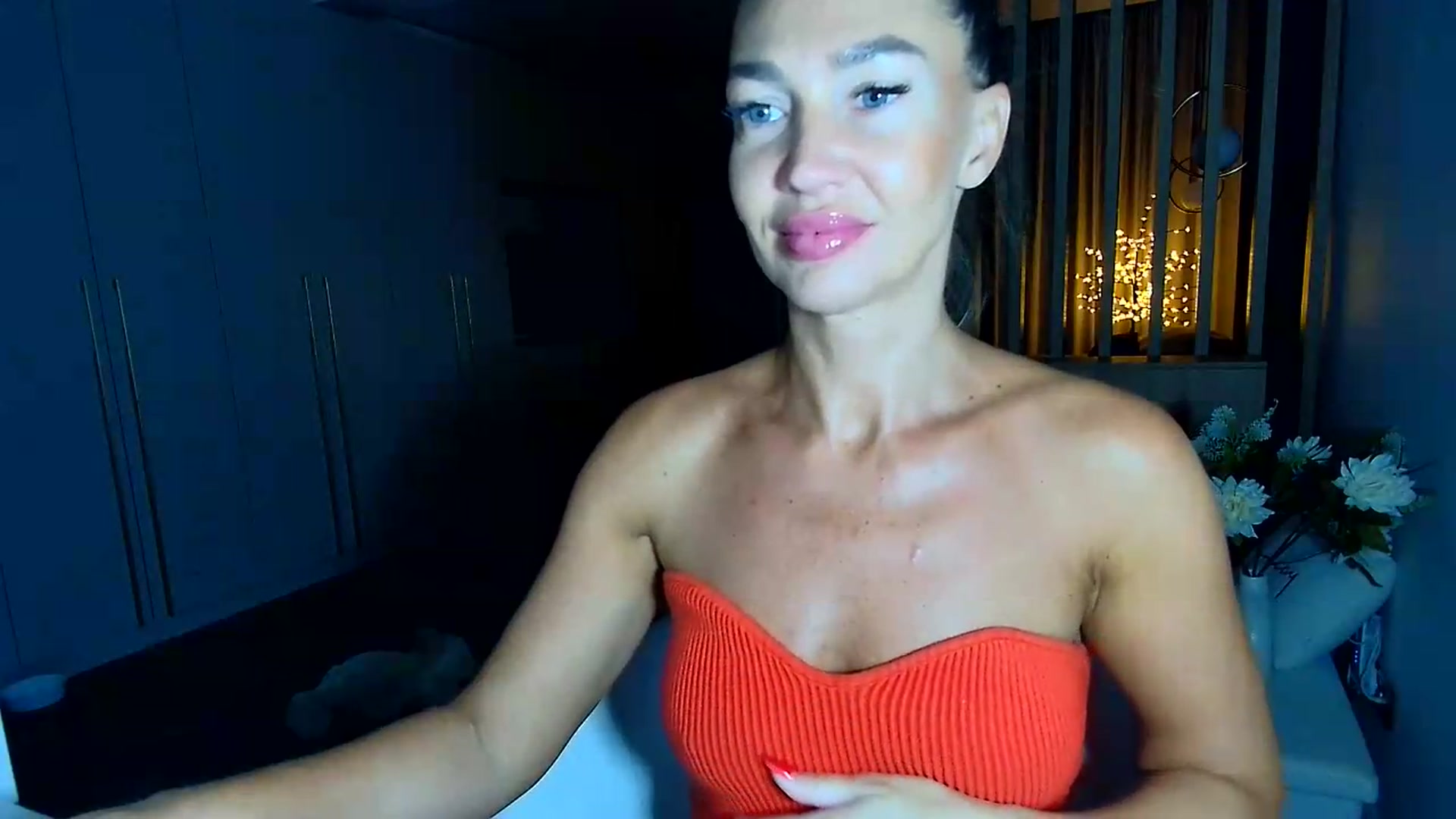 Gallery image thumbnail from Mystery_C's myfreecams stream on, 08/17/2026, 21:35 image 3 of 20