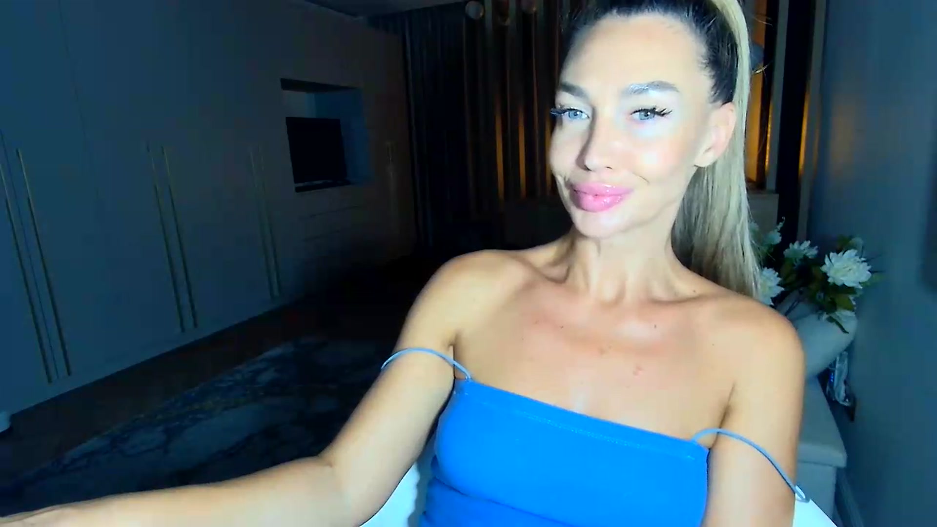 Gallery image thumbnail from Mystery_C's myfreecams stream on, 09/02/2026, 21:26 image 17 of 20