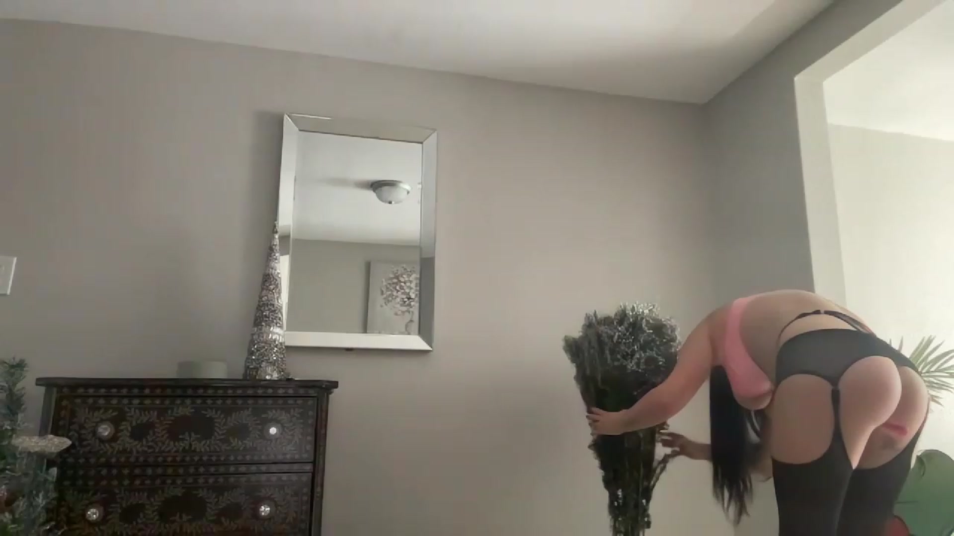 Gallery image thumbnail from Mystery_Milf's myfreecams stream on, 12/08/2022, 17:46 image 9 of 20