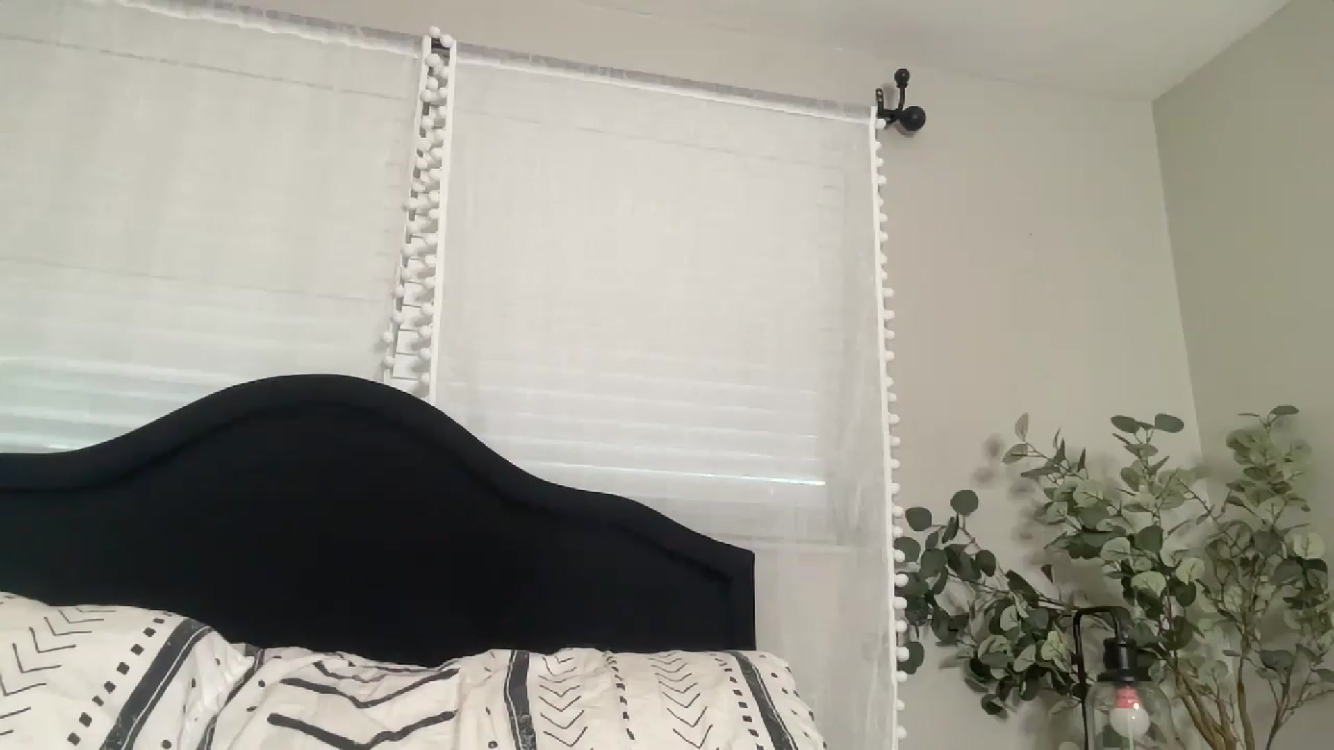 Gallery image thumbnail from Mystery_Milf's myfreecams stream on, 01/17/2023, 17:15 image 4 of 20