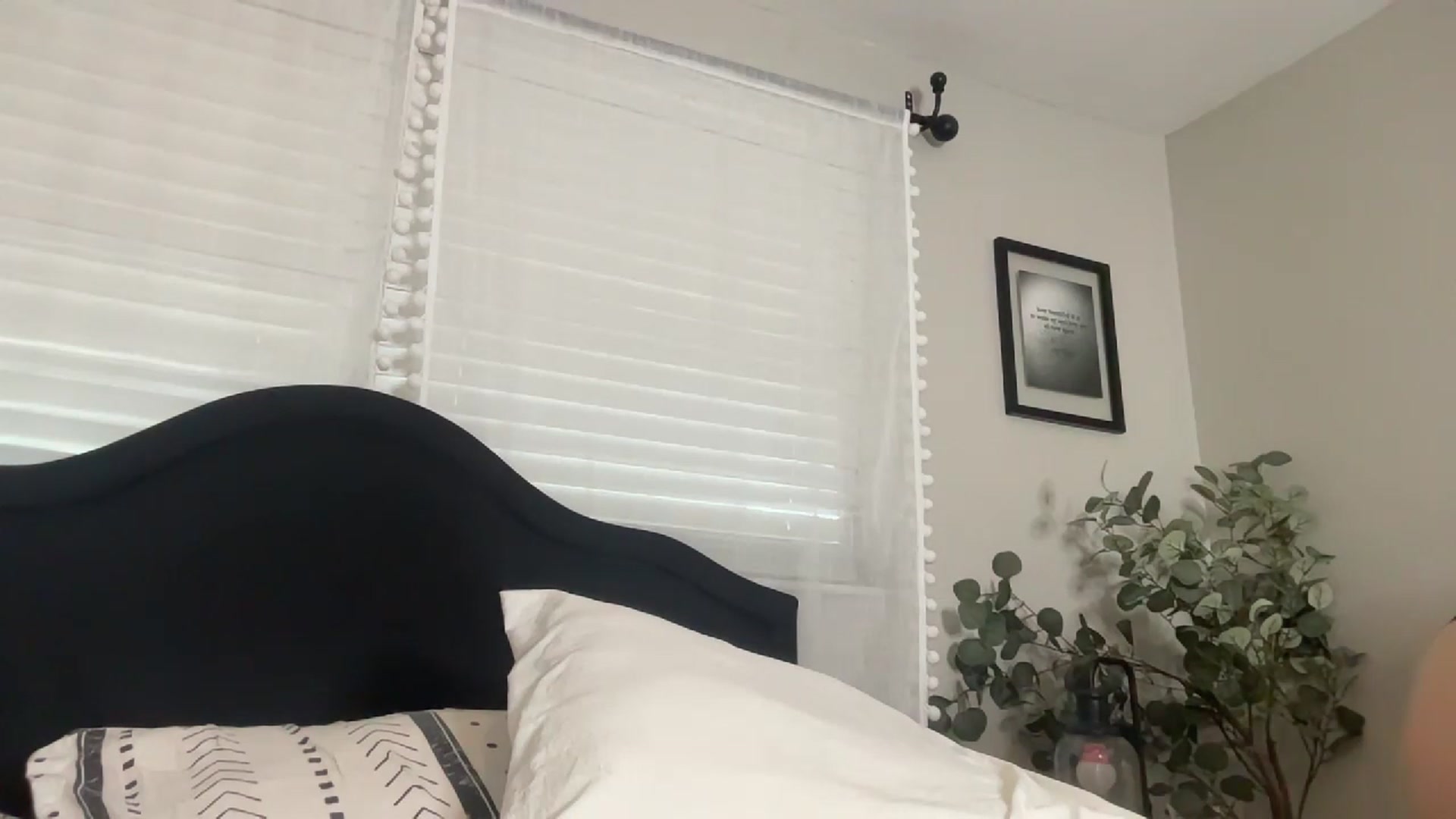 Gallery image thumbnail from Mystery_Milf's myfreecams stream on, 01/27/2023, 17:12 image 19 of 20