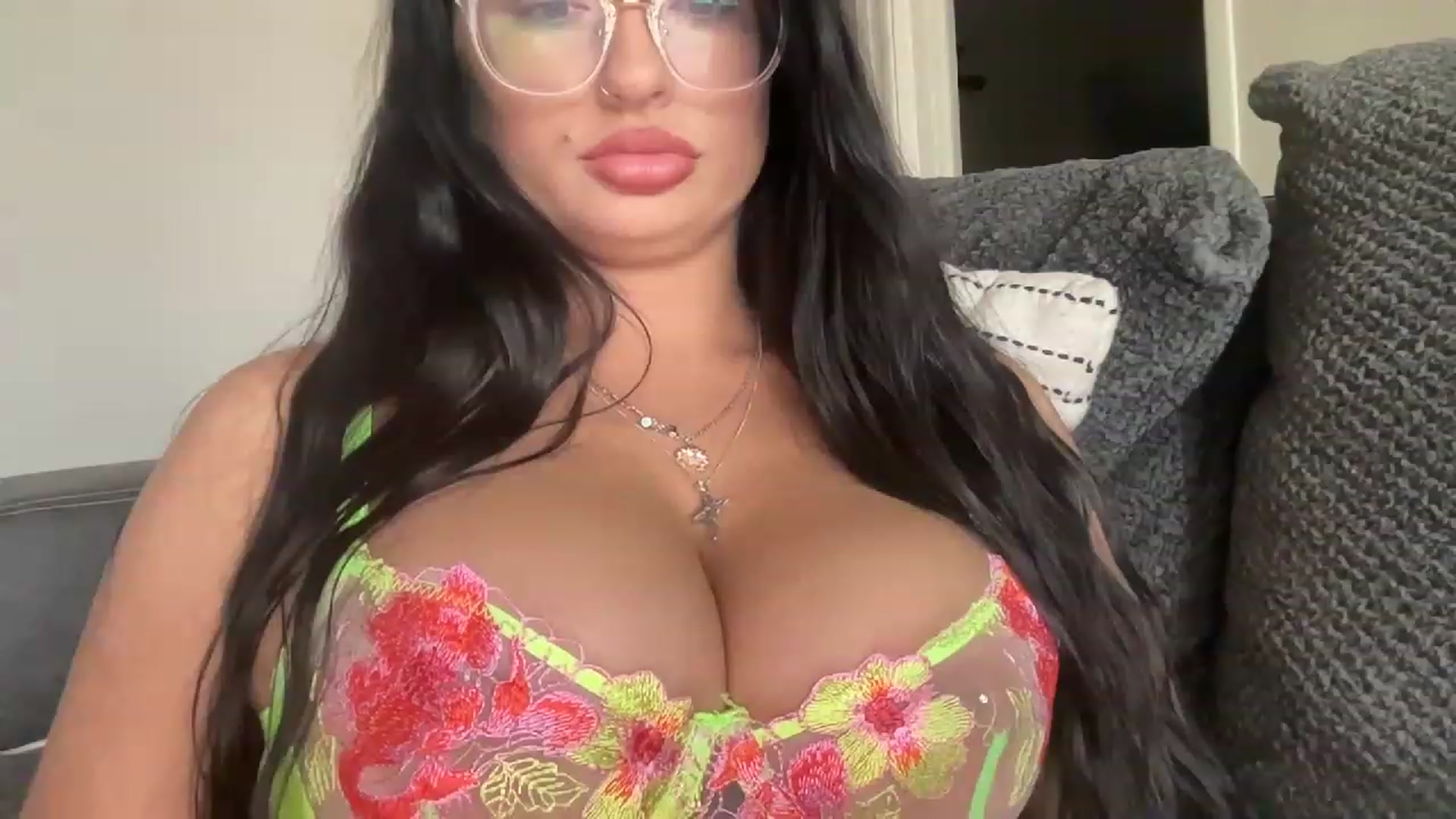 Gallery image thumbnail from Mystery_Milf's myfreecams stream on, 03/13/2023, 19:33 image 7 of 20