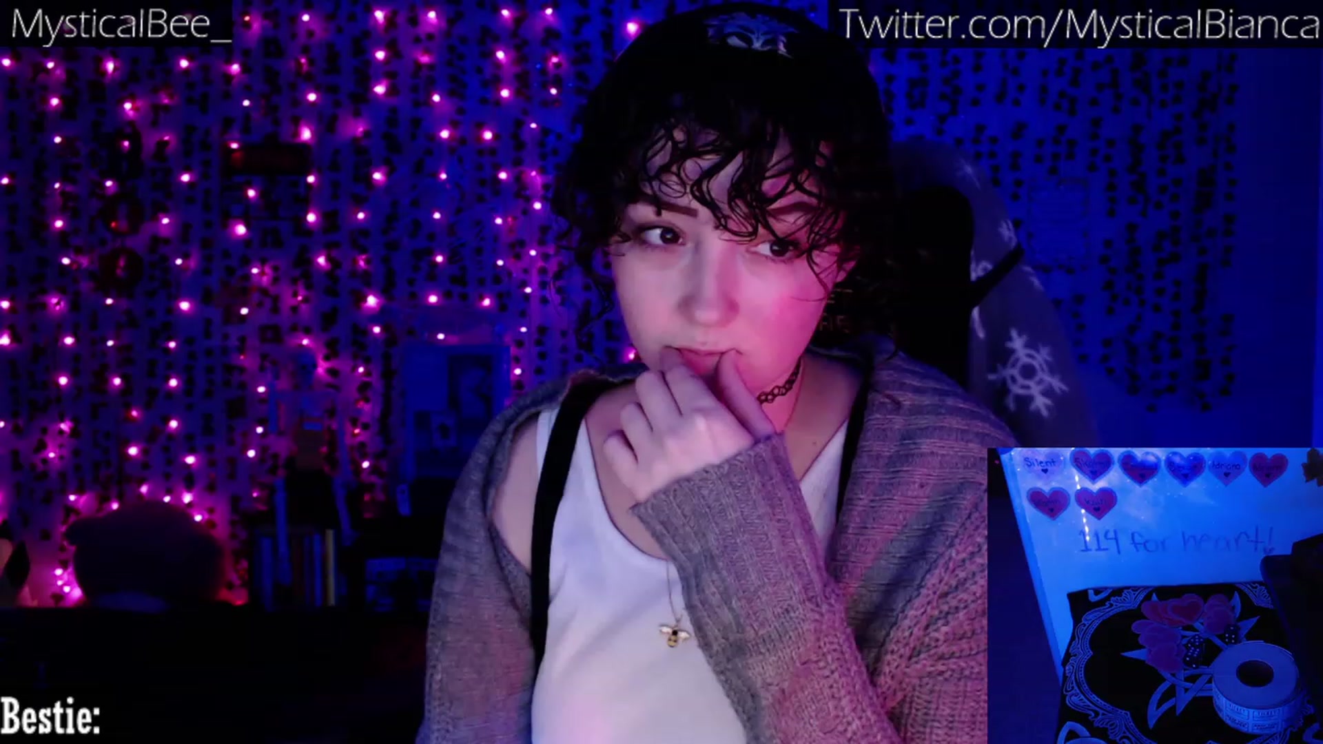 Gallery image thumbnail from MysticalBee_'s myfreecams stream on, 03/13/2023, 03:20 image 3 of 20