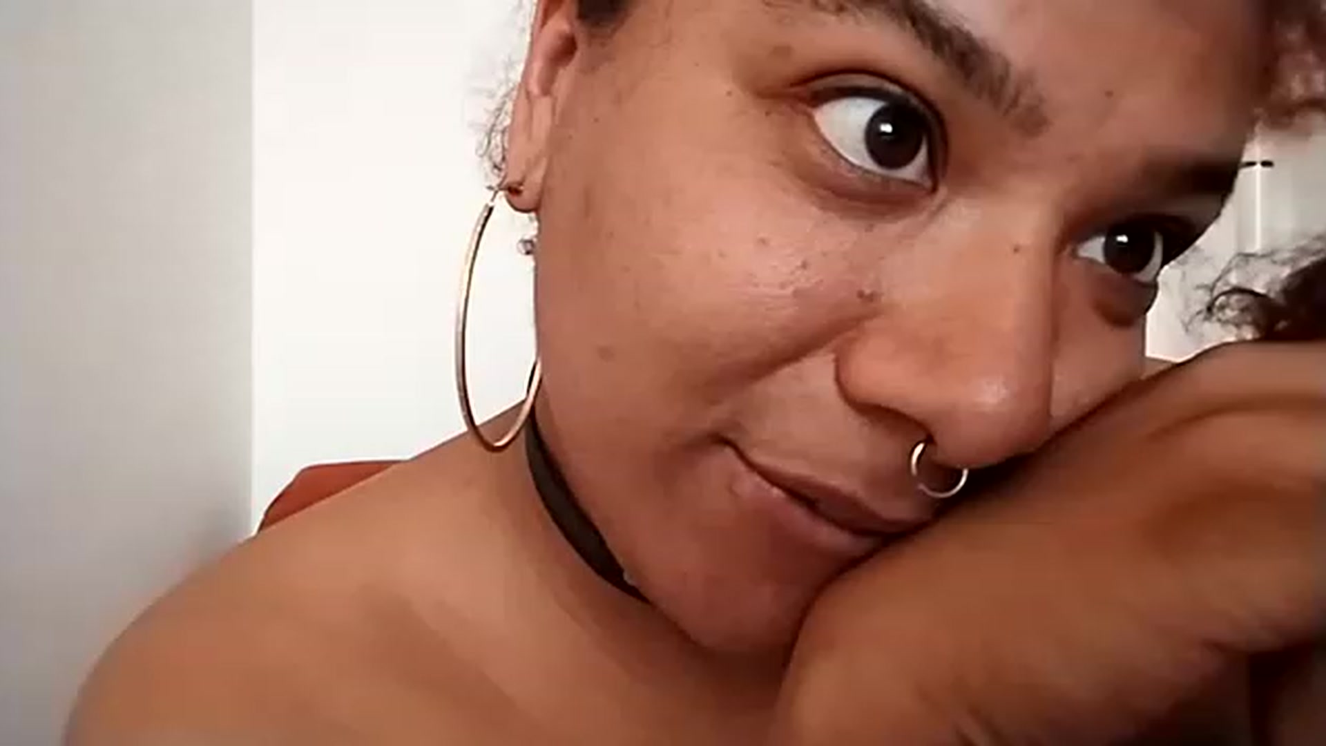 Gallery image thumbnail from Mysticbae's myfreecams stream on, 03/28/2023, 24:27 image 14 of 20