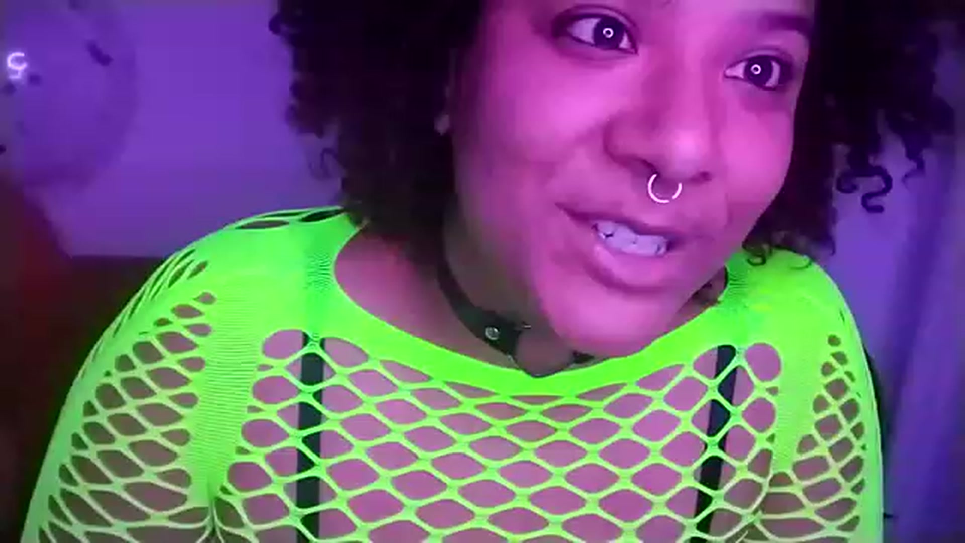Gallery image thumbnail from Mysticbae's myfreecams stream on, 04/16/2023, 01:28 image 15 of 20