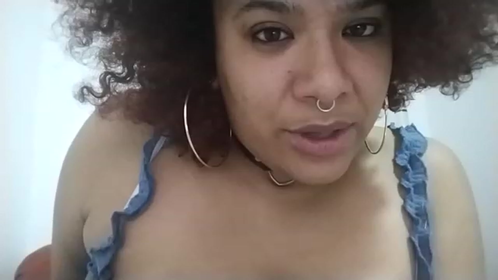Gallery image thumbnail from Mysticbae's myfreecams stream on, 05/27/2023, 24:27 image 8 of 20