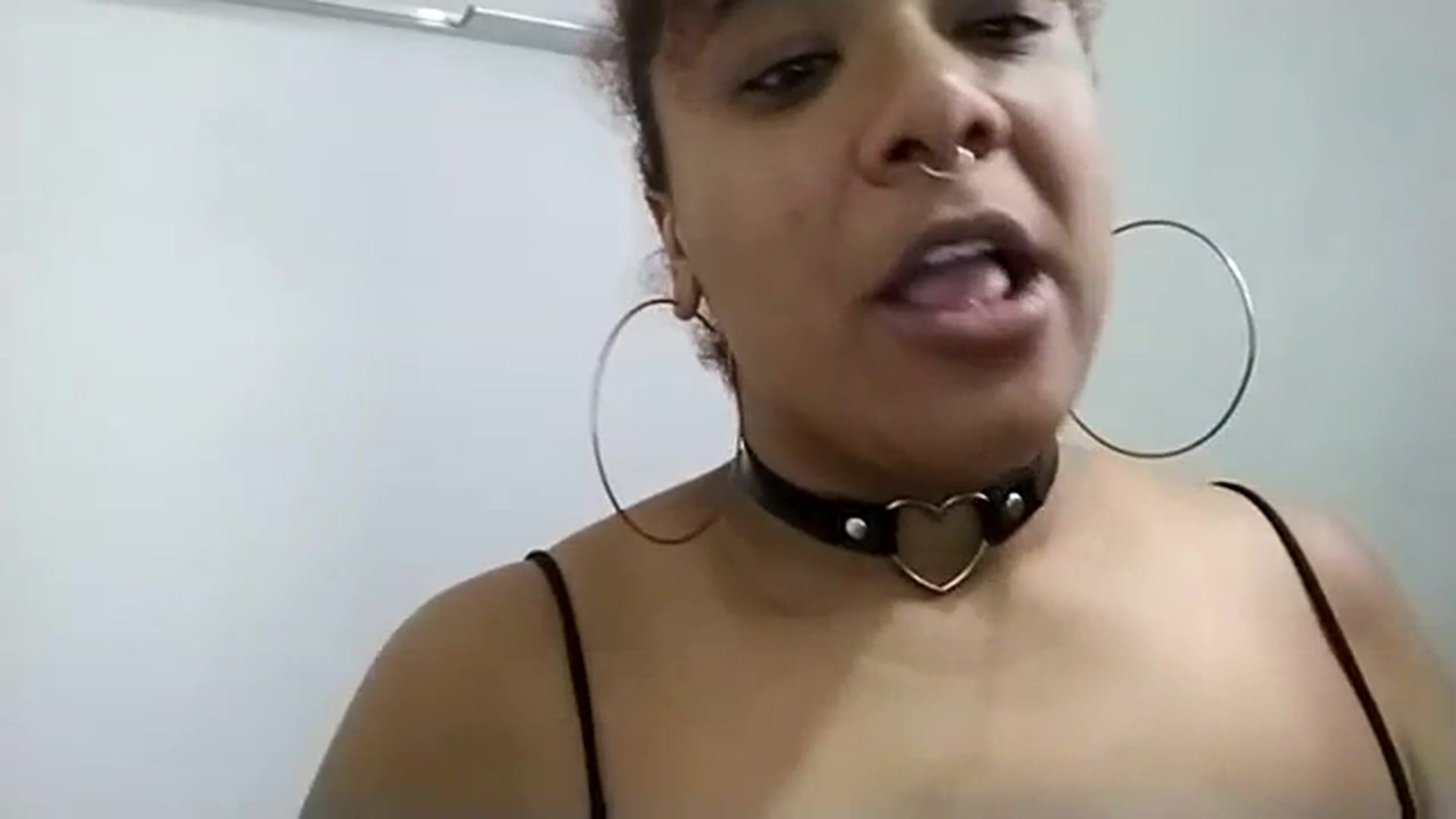 Gallery image thumbnail from Mysticbae's myfreecams stream on, 08/03/2023, 01:16 image 10 of 20
