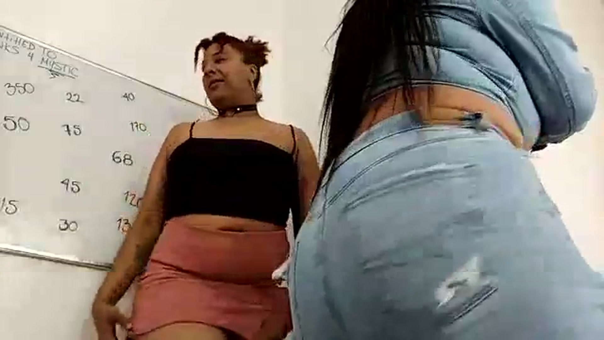 Gallery image thumbnail from Mysticbae's myfreecams stream on, 08/03/2023, 17:32 image 16 of 20